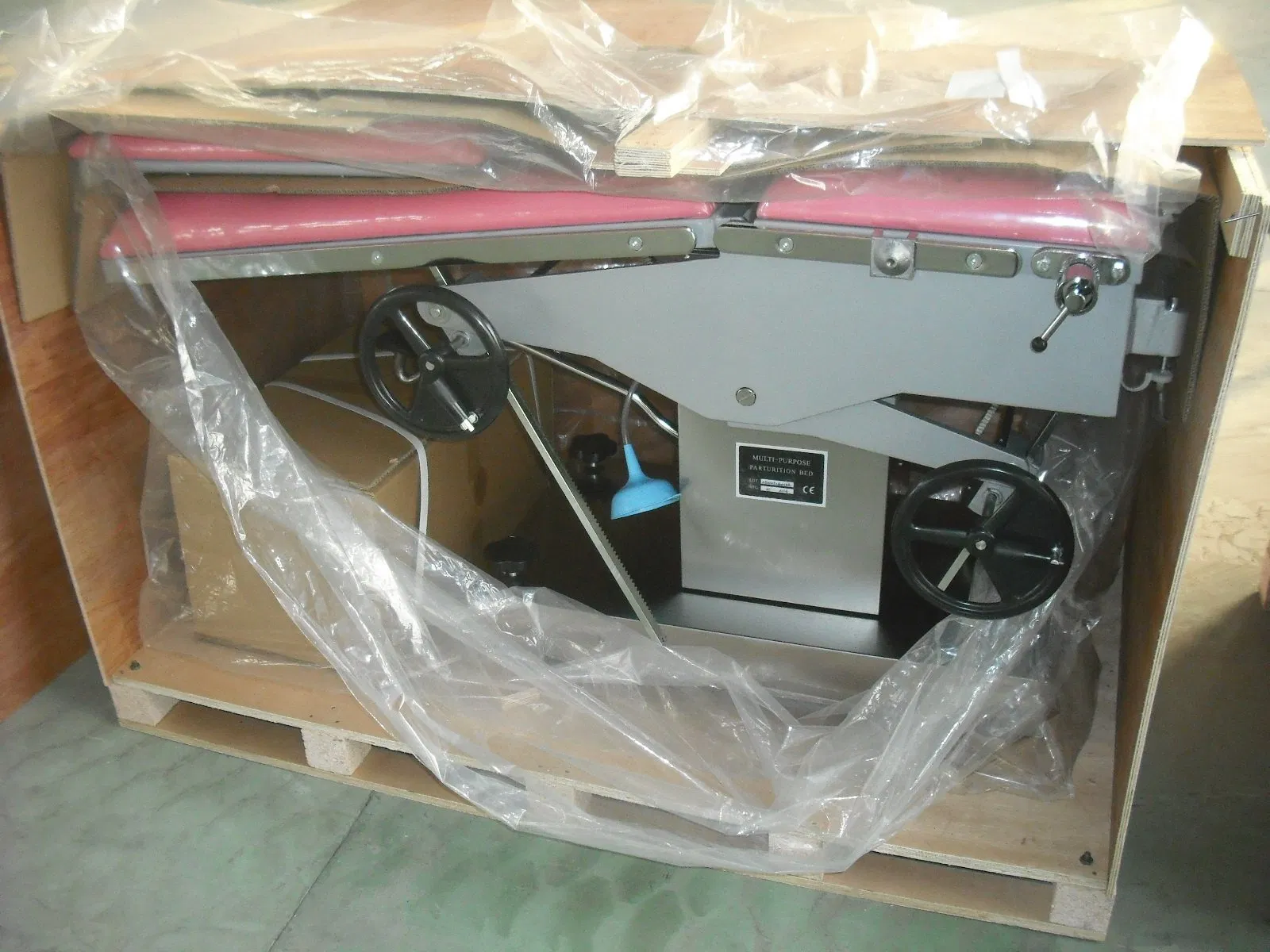 Medical Equipment Hospital Equipment Gynecological Surgical Table Hydraulic Delivery Bed