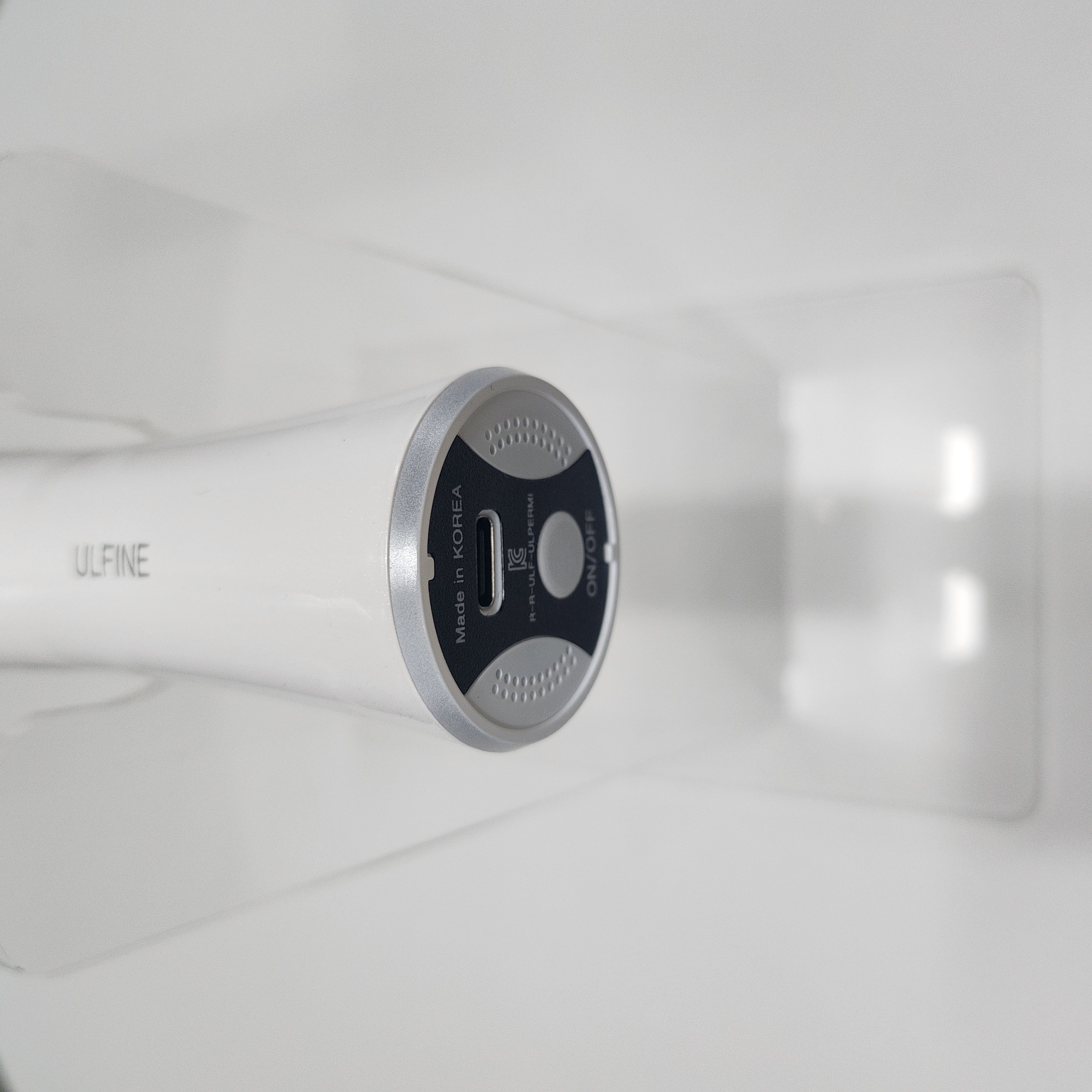 ULFINE Handheld Microcurrent Face Device LCD Display Rechargeable Skin Rejuvenation Tool