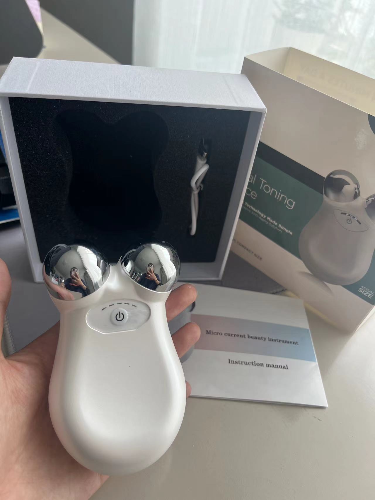 Factory Supply Anti-Aging Face Lifting Massager Skin Tightening Rejuvenation Microcurrent Facial Toning Device