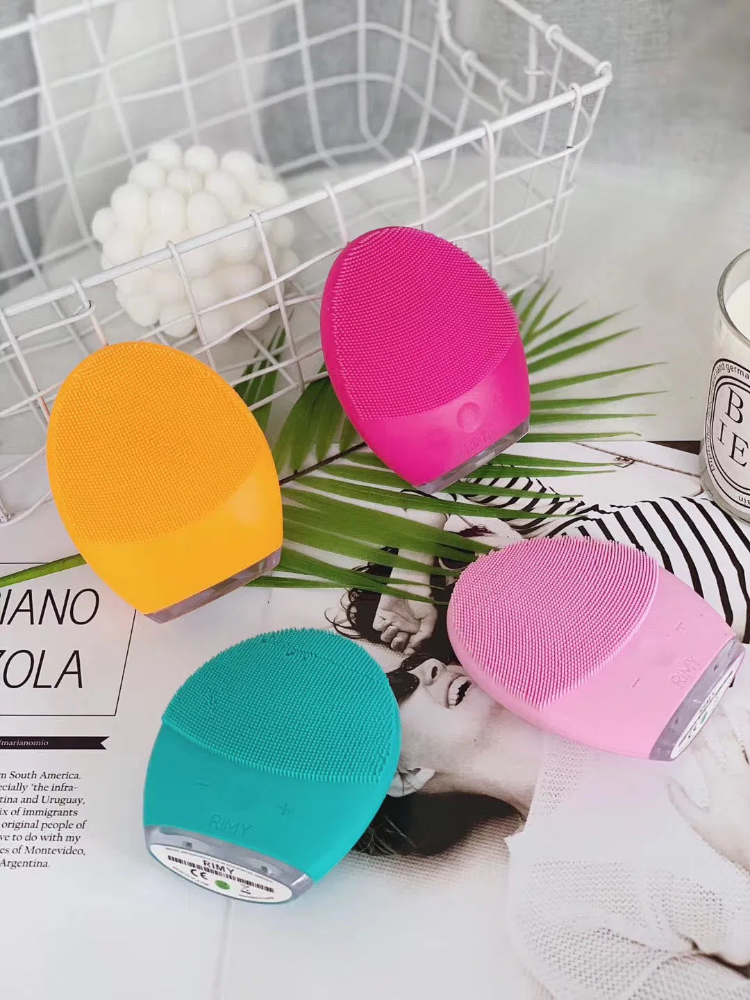 Hot Selling Rechargeable Waterproof Electric Sonic Facial Cleansing Brush