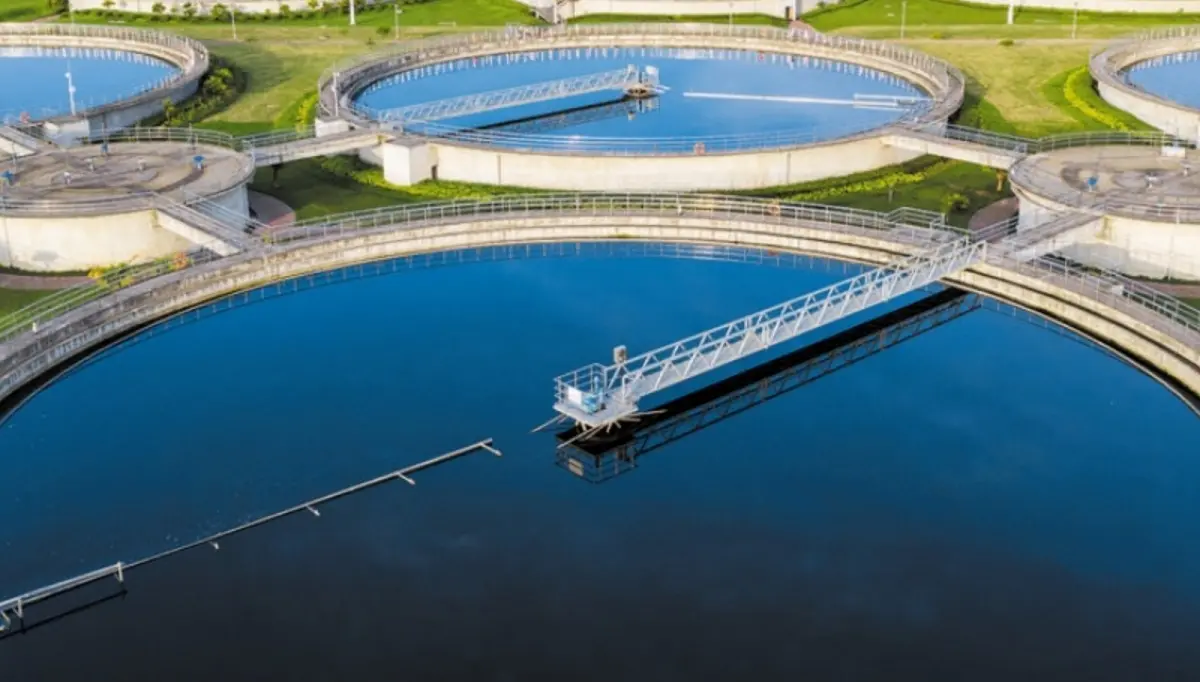 Sewage treatment plant using PAC PAM flocculants for wastewater purification