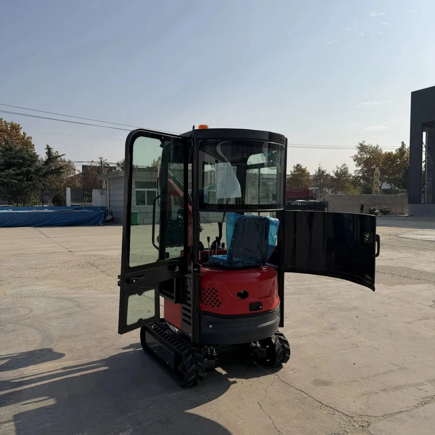 Factory Price Mini Excavator Crawler Type Versatile Hydraulic Compact Excavator with 2200mm Length 814kg Weight Easy Operation and Maintenance