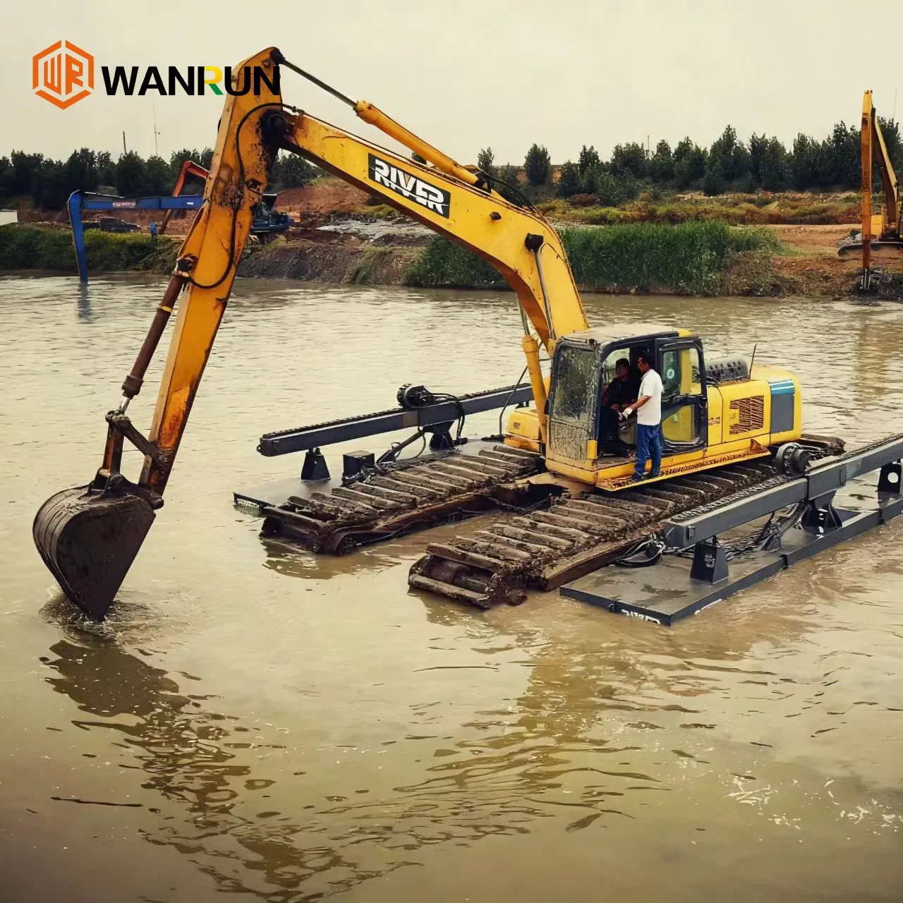 Long Reach Boom Swamp Buggy Dredger Mini Floating Excavator for Rivers Lakes Wetlands Marshes and Mudflats