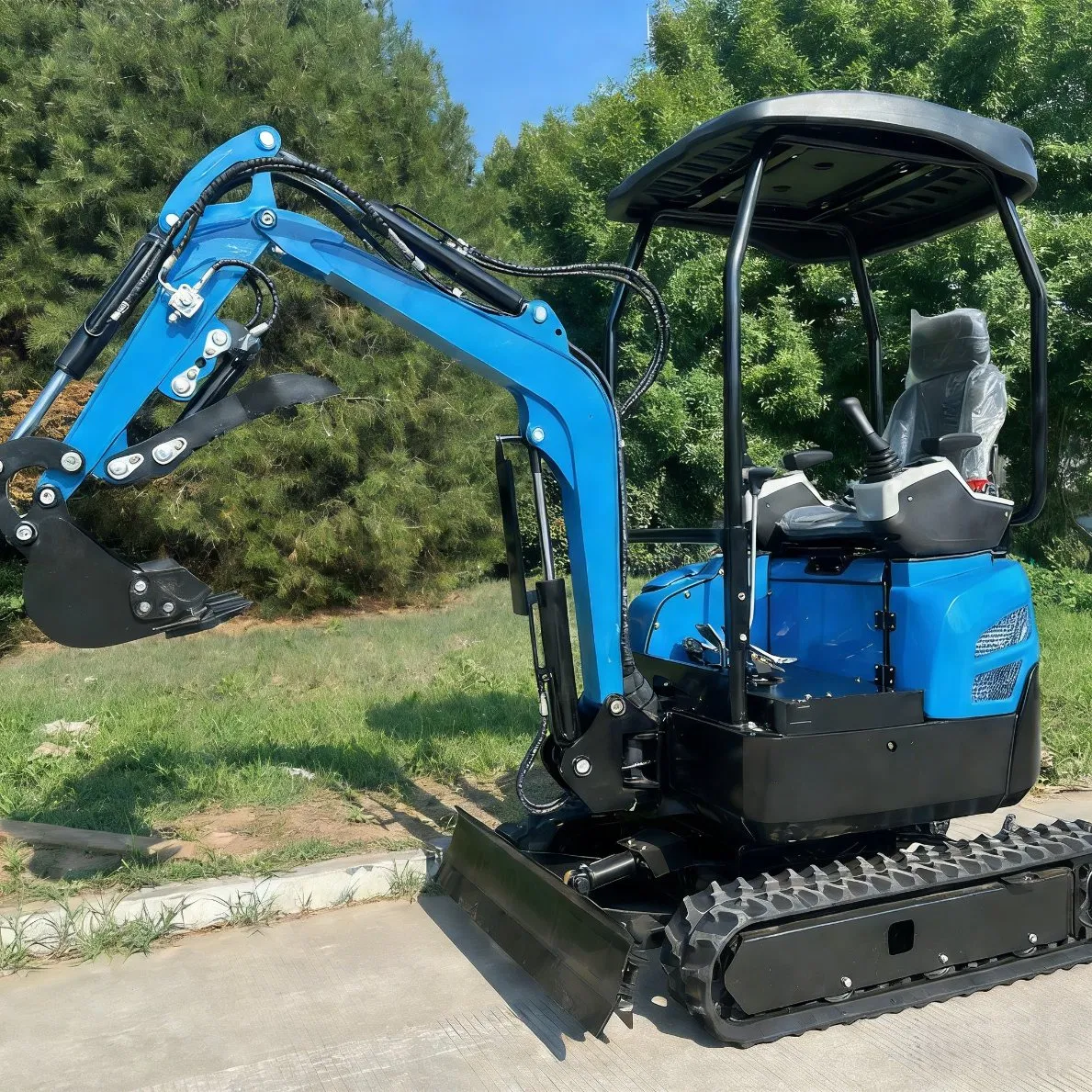 0.8t Small Mini Excavator with Rubber Track for Garden and Home Use