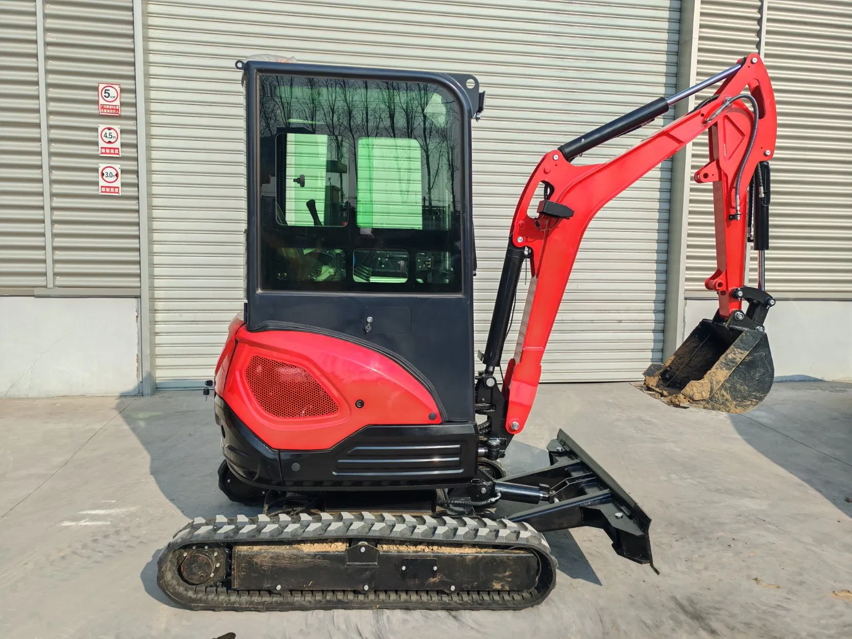 Factory Direct Betensh Brand New Operator Cabin Efficient Versatile Robust Piston Motor 2.5t Mini Excavator