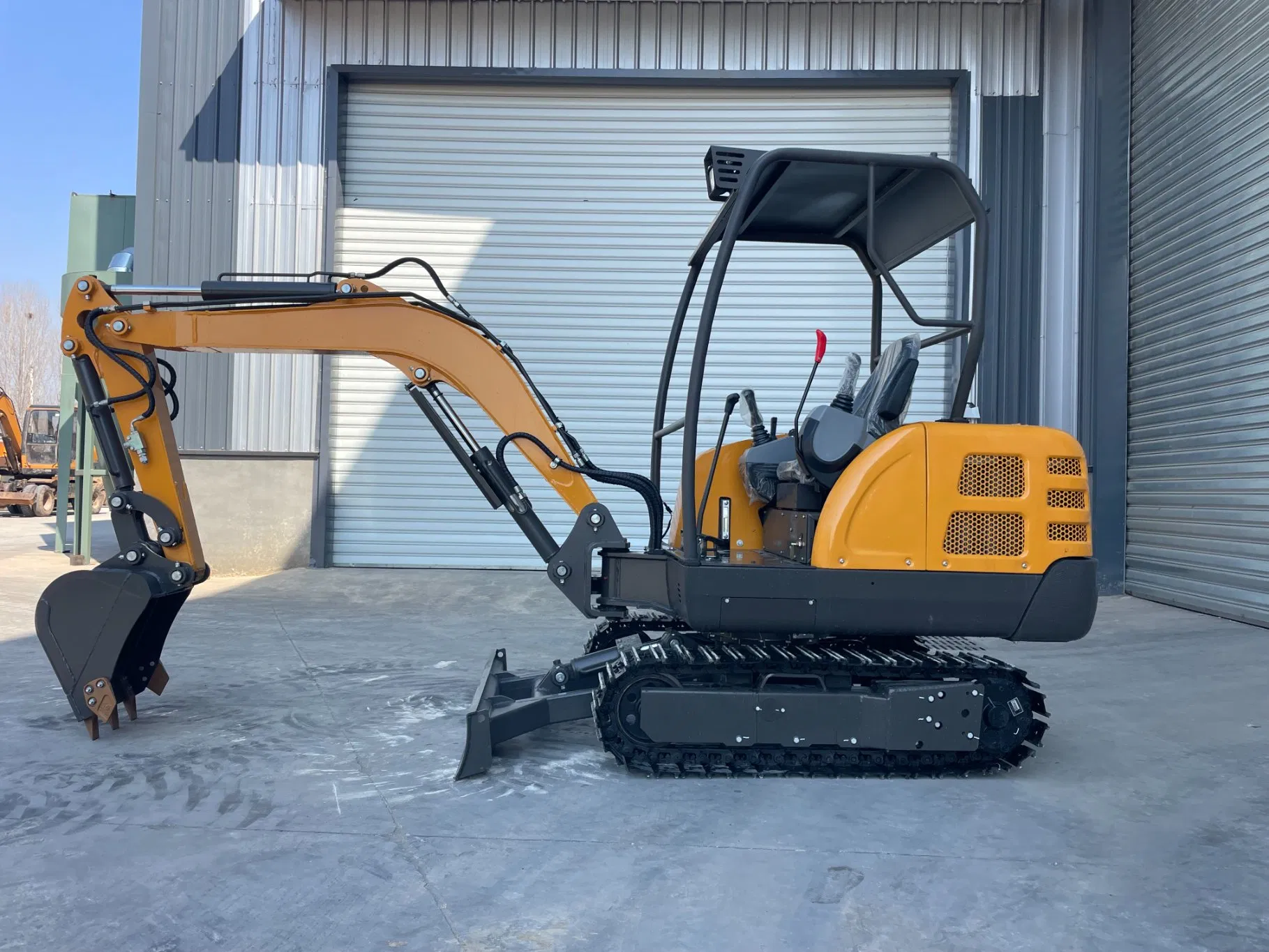 2.2 Ton Small Excavator - Zero Tail Swing Mini Excavator Crawler Excavator for Narrow Space Operation