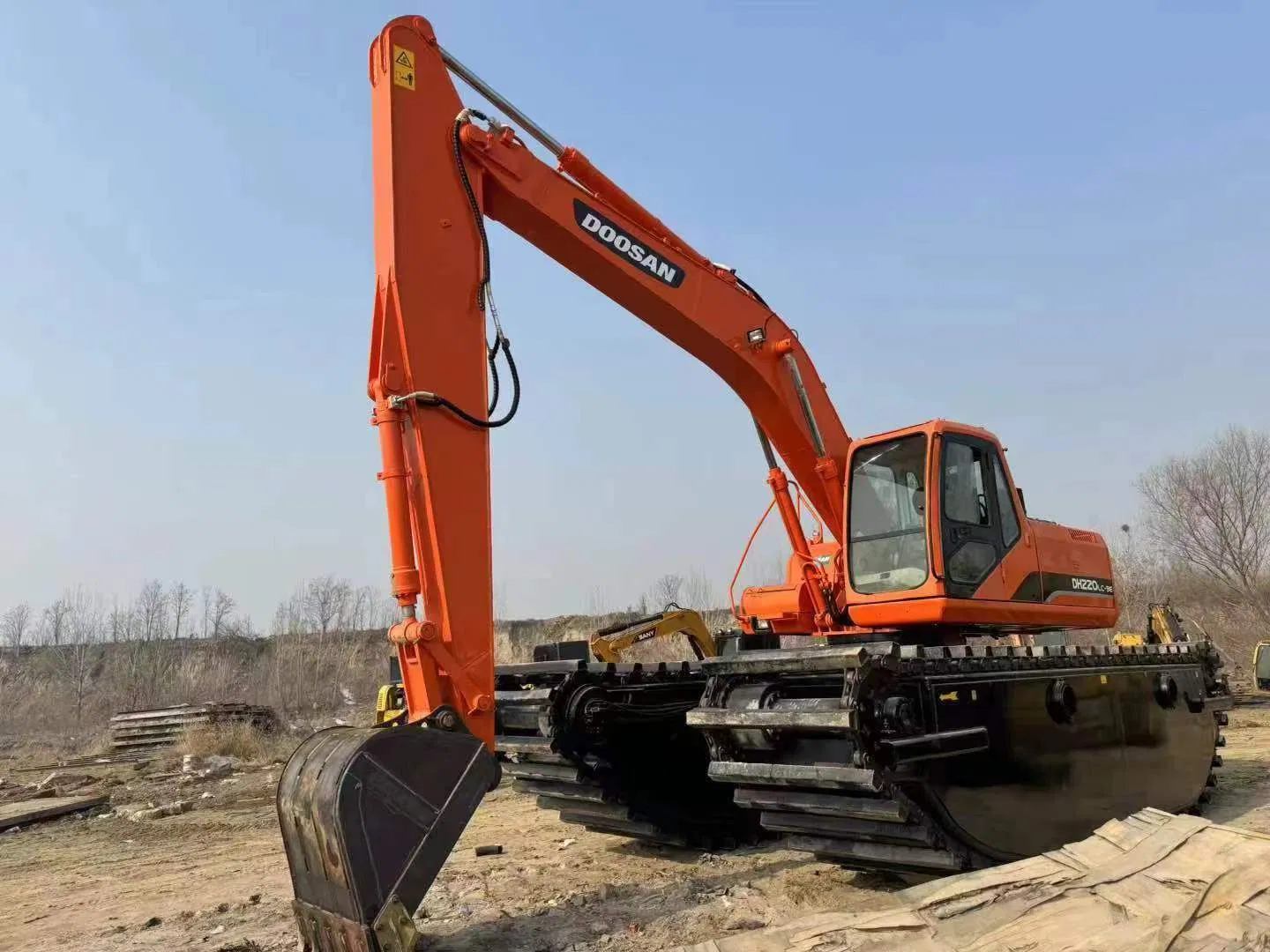 Used 20ton Doosan Dh220LC Best Price Long Reach Land and Water Excavator with Floating Tank Pontoon Tracks Mini River