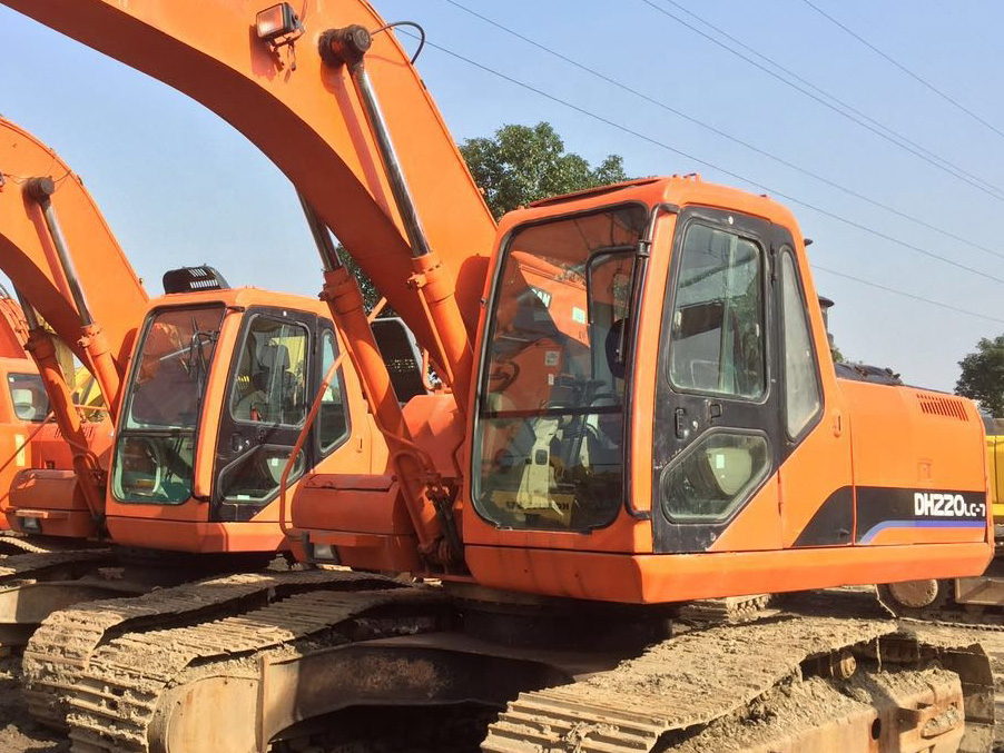 China Mini Digger Excavator with Cabin Sun-Proof Optional Attachments Bucket Auger Breaker for Sale
