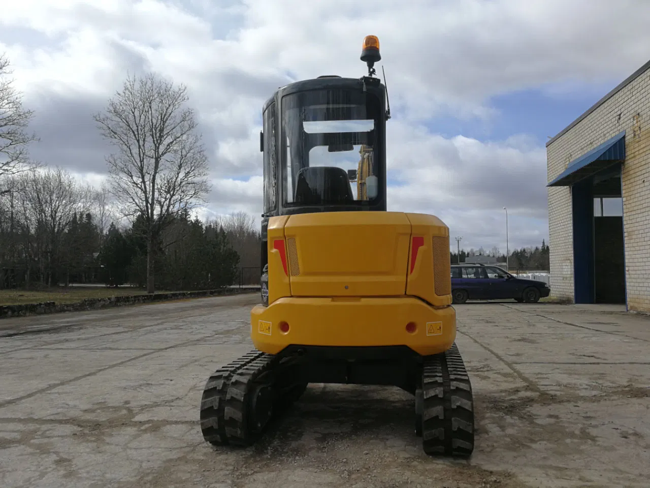 Mini Digger Hydraulic Excavator 9035e 3.5 Ton Compact Tracked Excavator Mini Garden Crawler Excavator with Auger Attachment Best Price for Sale