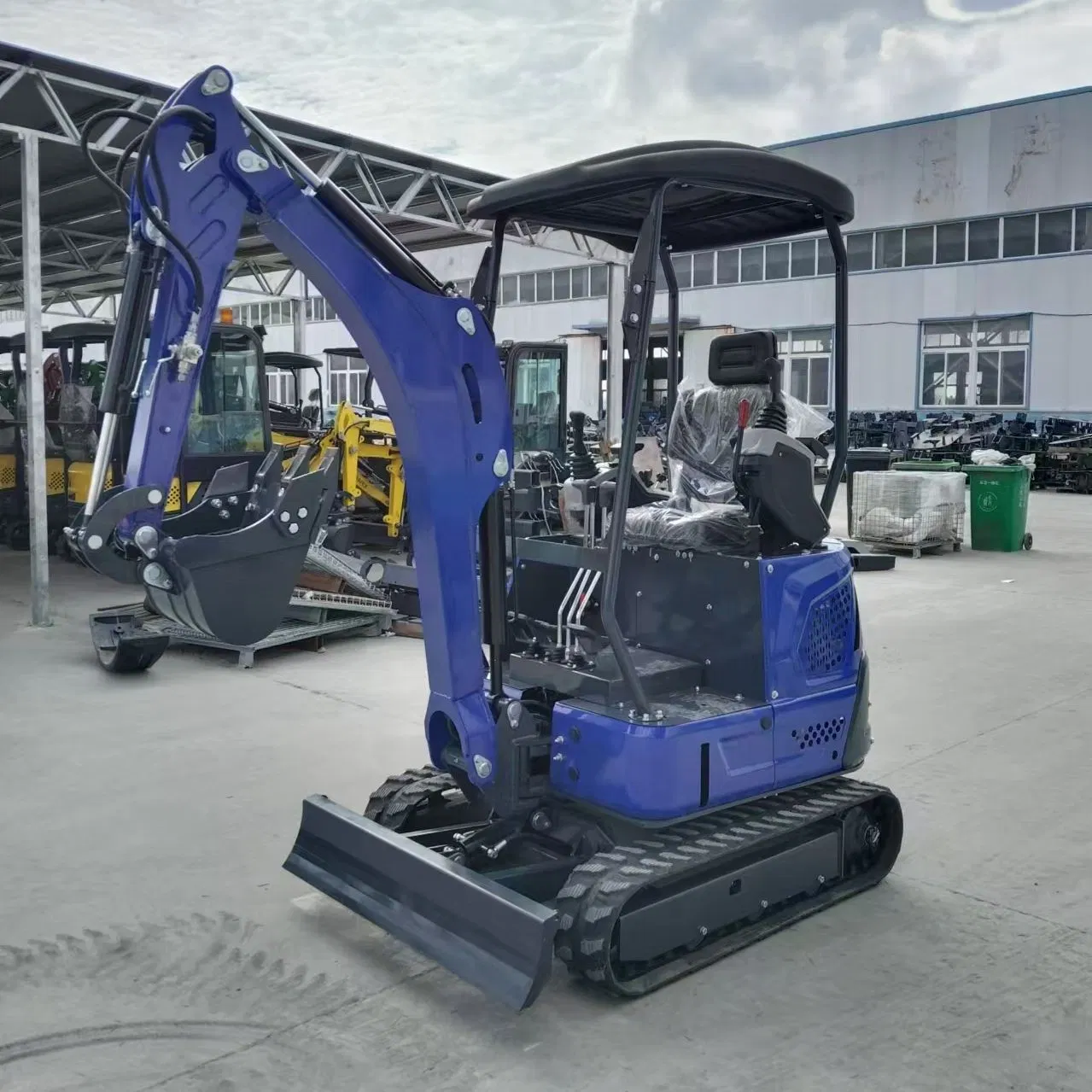 ODM/OEM 1.8ton 2ton 2.5ton Approved Rubber Tracks Extendable Arm Compact Hydraulic Small/Mini Excavator for Tight Spaces Landscaping with EPA