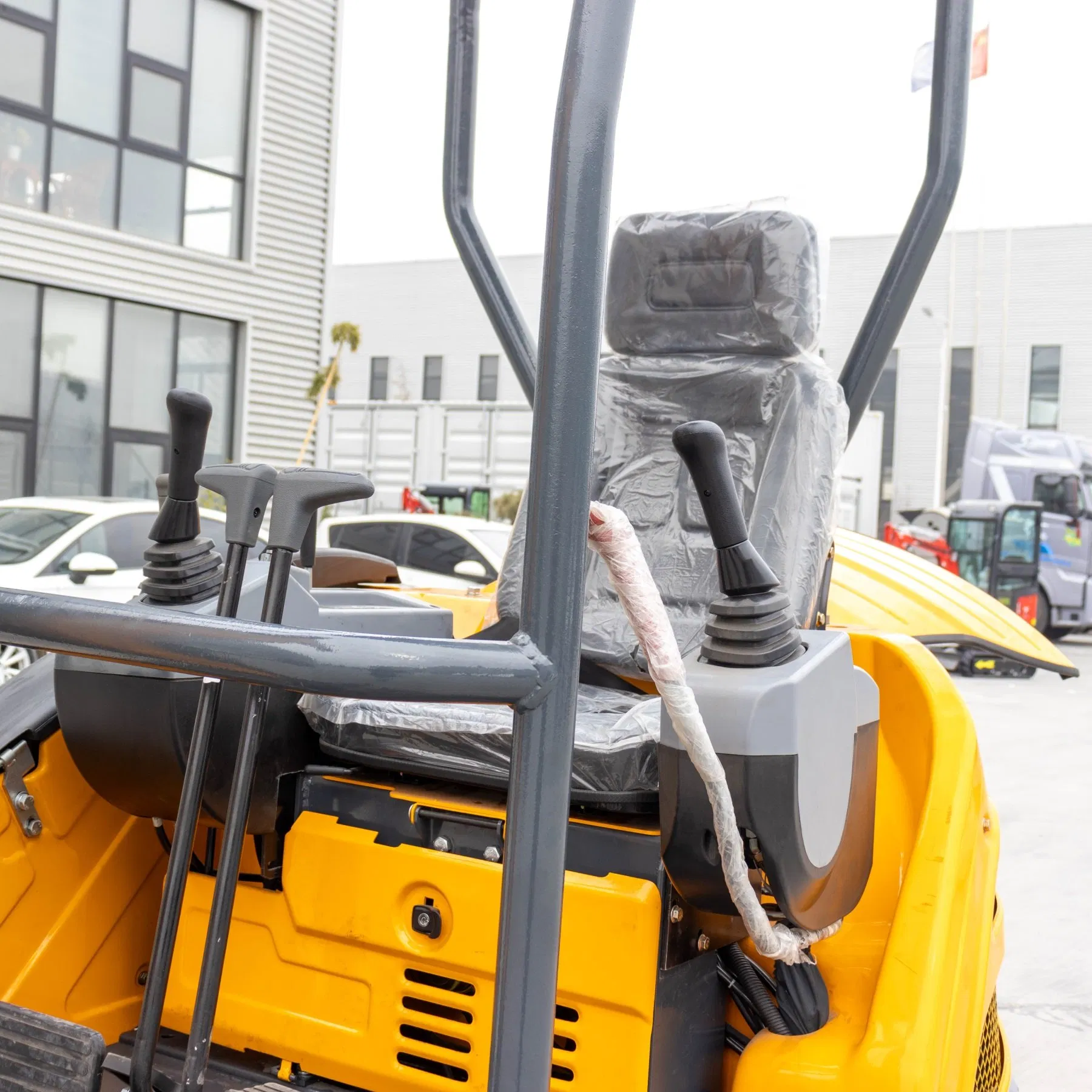 Retractable Track Ep a/Euro 5 Certified2.5ton Customized Engine Tailless Mini Excavator