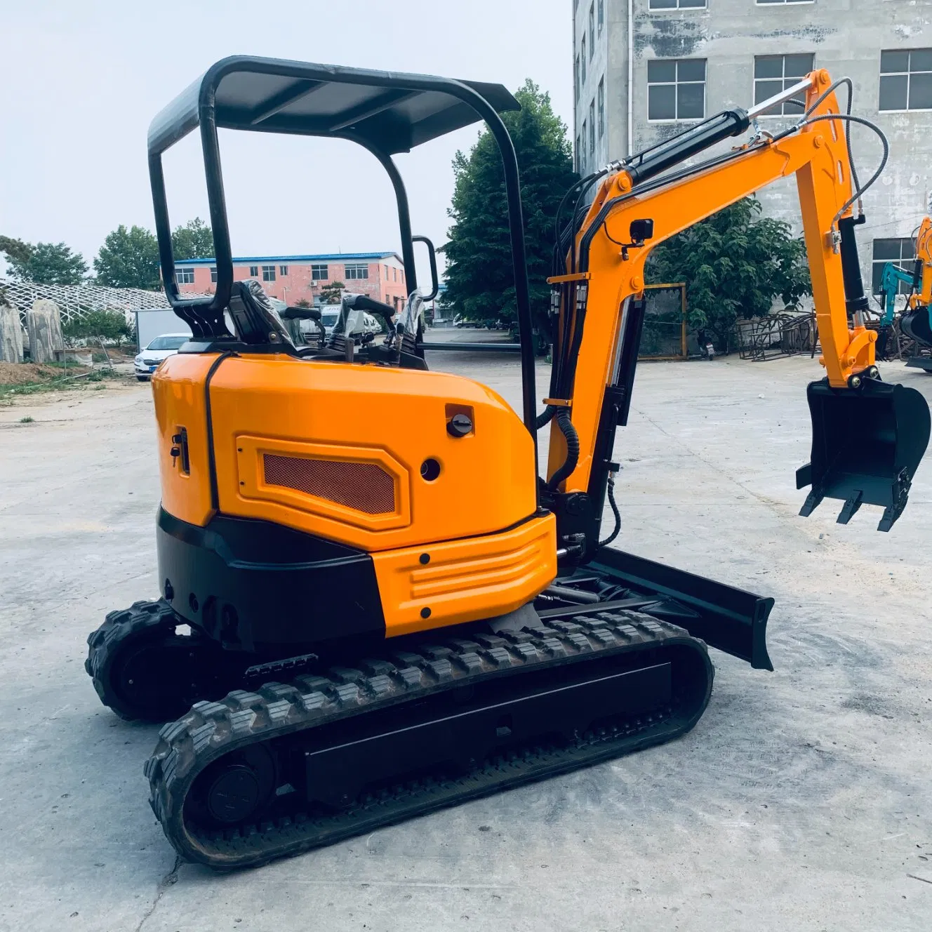 Hx26 Hixen Miniature Backhoe Excavator Mini Hydraulic Crawler Small Size Construction Micro Excavator Cheap Price Zero Tail Swing New Model for Sale