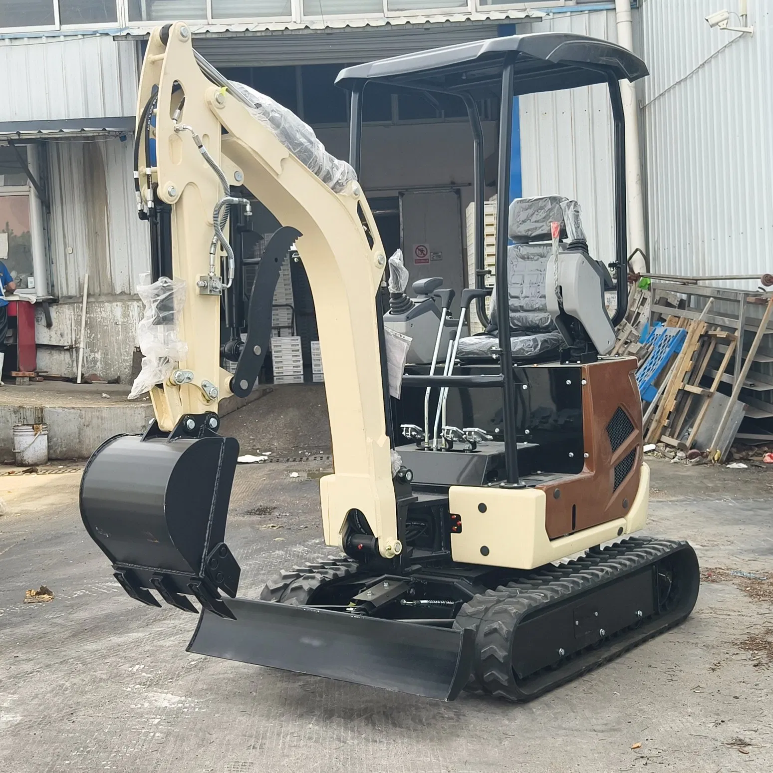 1.8 Ton CE ISO Design Mini Electric Hydraulic Crawler Small Size Construction Backhoe Garden Micro Household Farm Construction Greenhouse Excavator