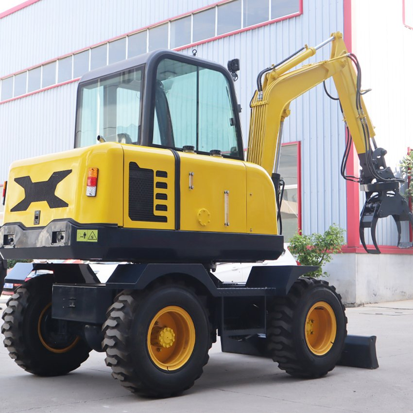 Hot Sale CE EPA Ranging 4 Tons - 8 Tons Wheeled Hydraulic Mini Excavator Small Excavator with Buckets