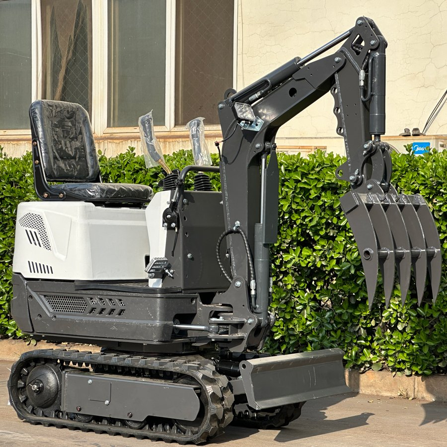 0.6 Ton CE EPA Euro 5 Crawler Excavator Hydraulic Garden Mini Digger Diesel Crawler Small Bagger with Thumb Rake Attachment