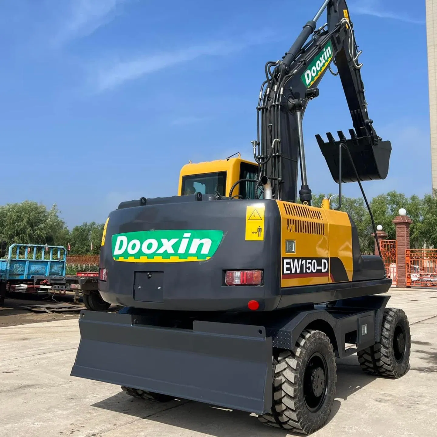 Chinese Grapple Attachments Dx140W Price Specs Cheapest Trailer Attachments Mini Bucket Best M315 Wheeled Excavator for Sale