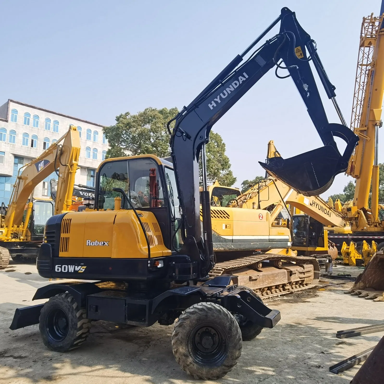 Used Hyundai Wheel Excavator Mini Wheeled Moving Digger R60W-7 Free Shipping for Sale