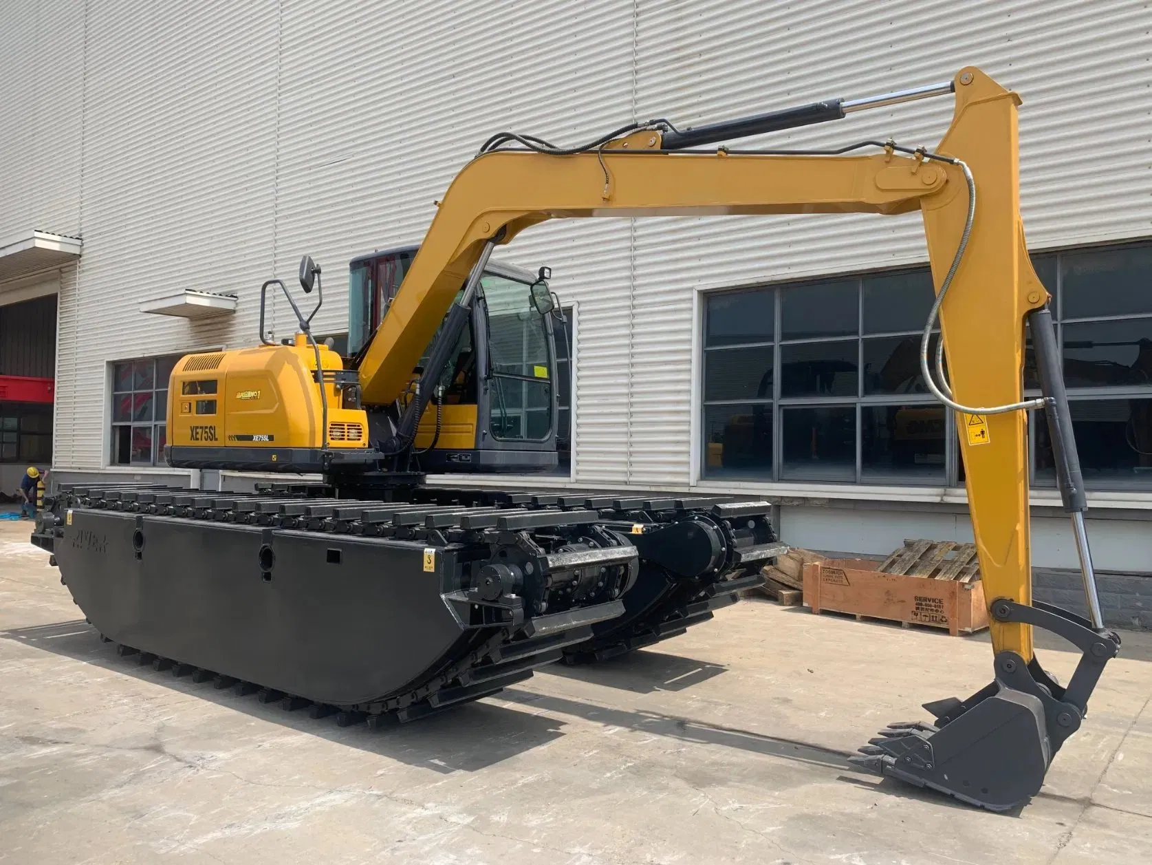 10.6 Ton Small Dredging Digger Xe75SL Amphibious Excavator for River Channel Construction