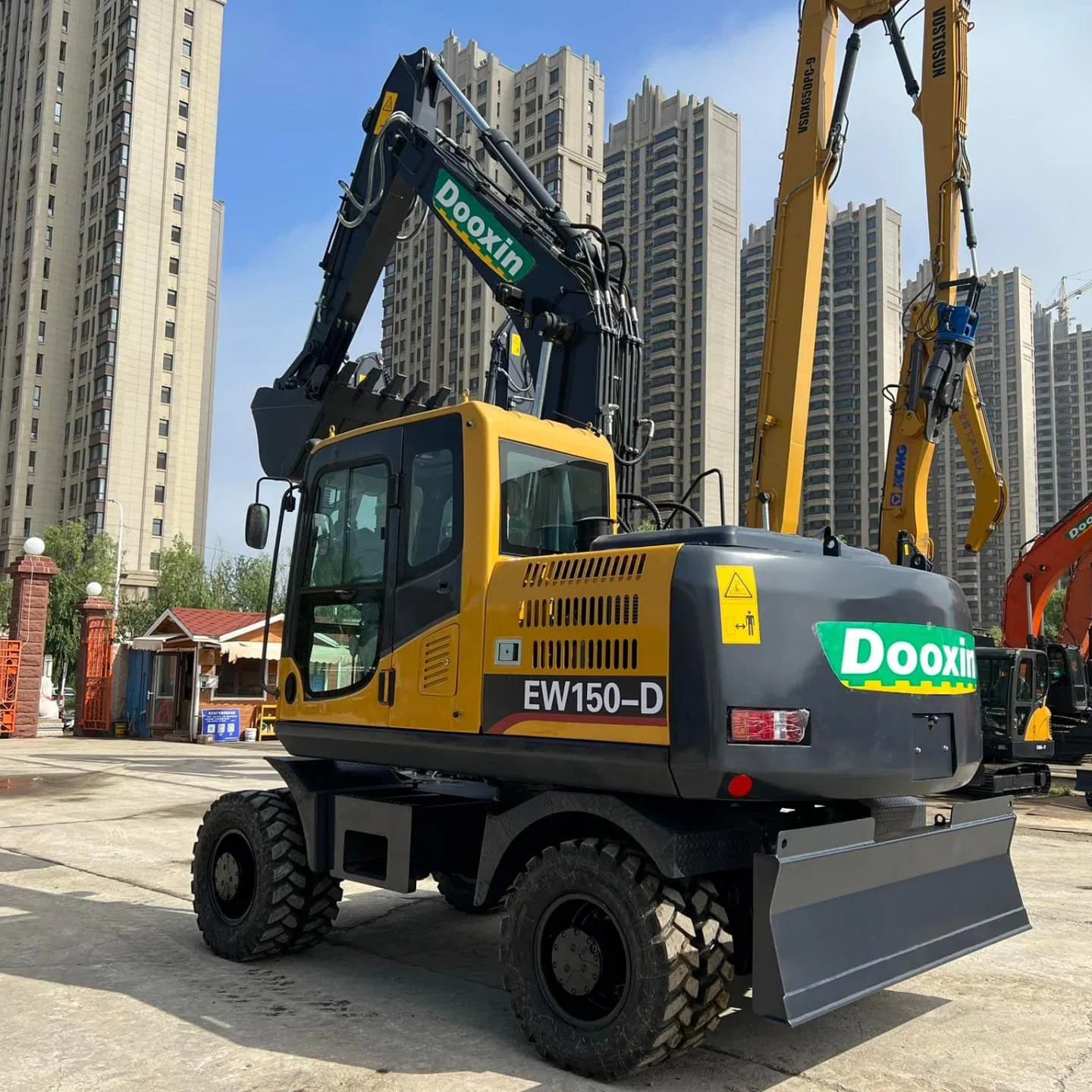 Chinese Grapple Attachments Dx140W Price Specs Cheapest Trailer Attachments Mini Bucket Best M315 Wheeled Excavator for Sale