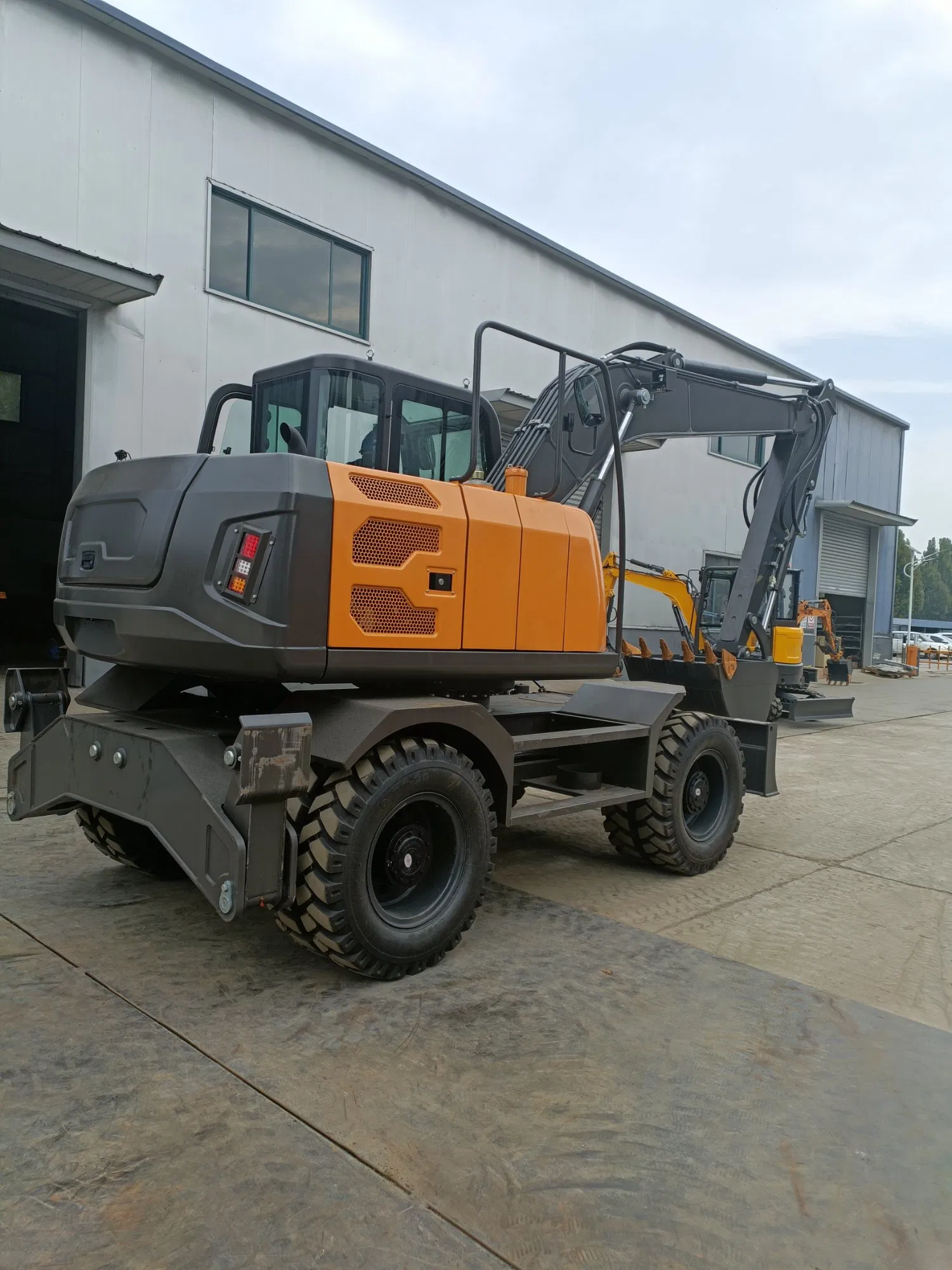 China Manufacturer Construction Wheeled Excavator 7 8 9 Ton Four-Wheel Drive Mini Backhoe Wheel Excavator Machinery