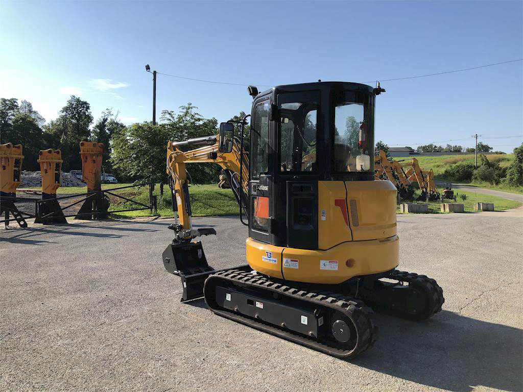 Mini Digger Hydraulic Excavator 9035e 3.5 Ton Compact Tracked Excavator Mini Garden Crawler Excavator with Auger Attachment Best Price for Sale
