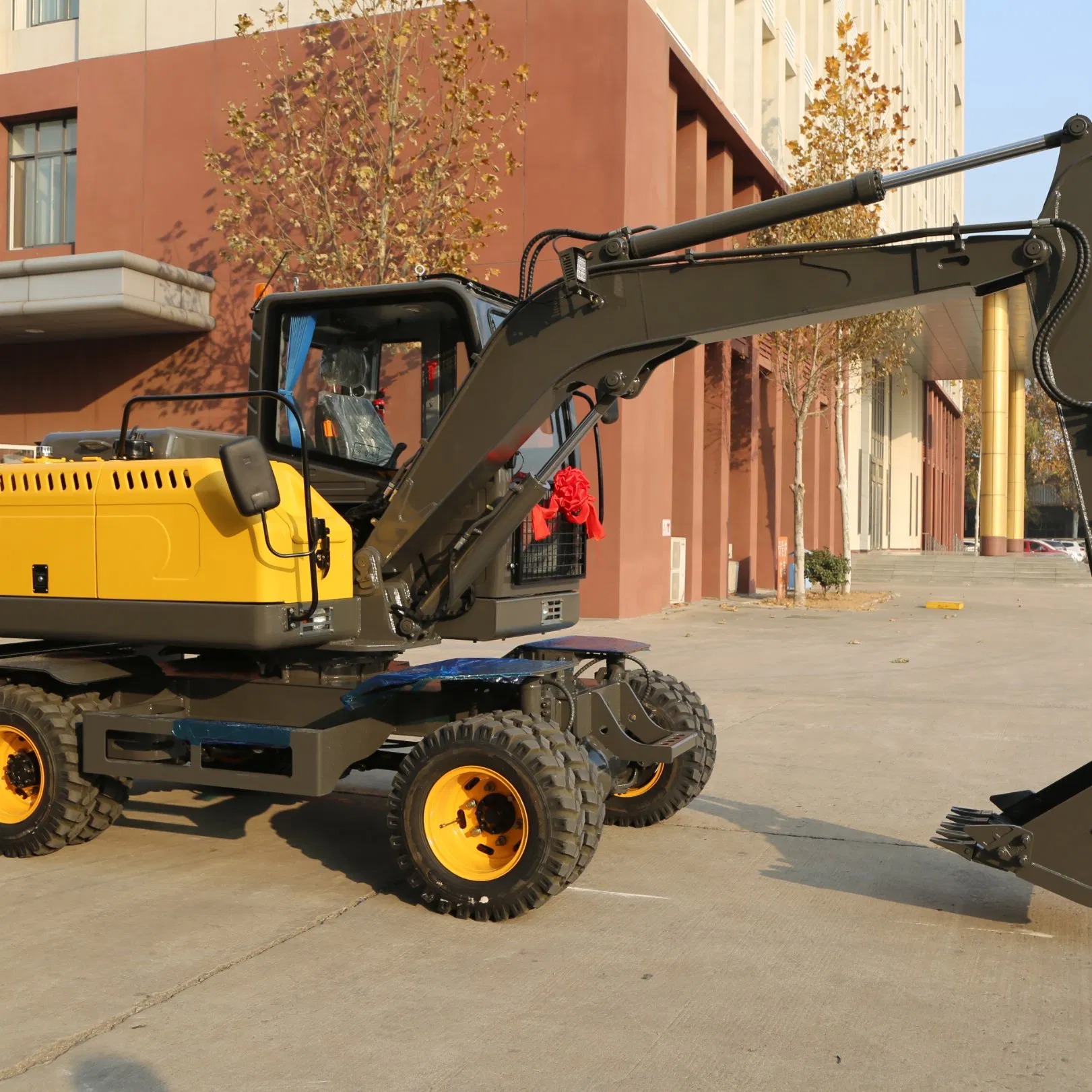 Electric Compactor Mini Small Crawler Wheeled Used Bucket Digger Earth Moving Ton Machinery Construction Farm Asphalt Road Hydraulic Wheel Excavator