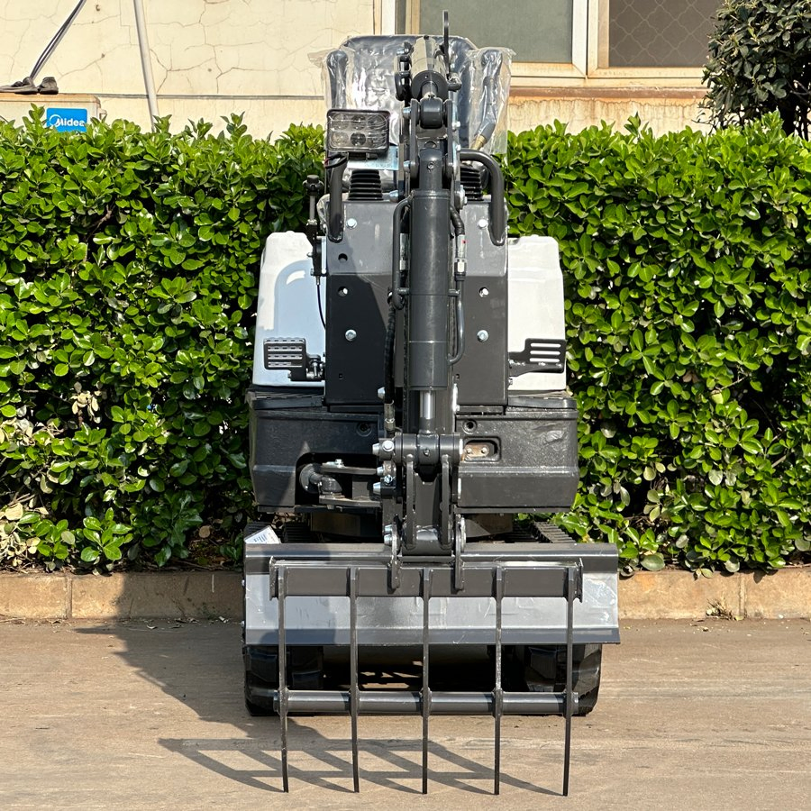 0.6 Ton CE EPA Euro 5 Crawler Excavator Hydraulic Garden Mini Digger Diesel Crawler Small Bagger with Thumb Rake Attachment