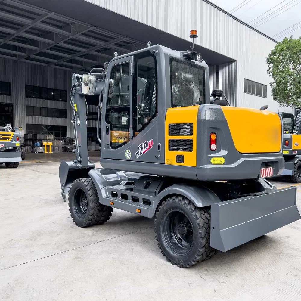 Wheeled Excavator Photo 3