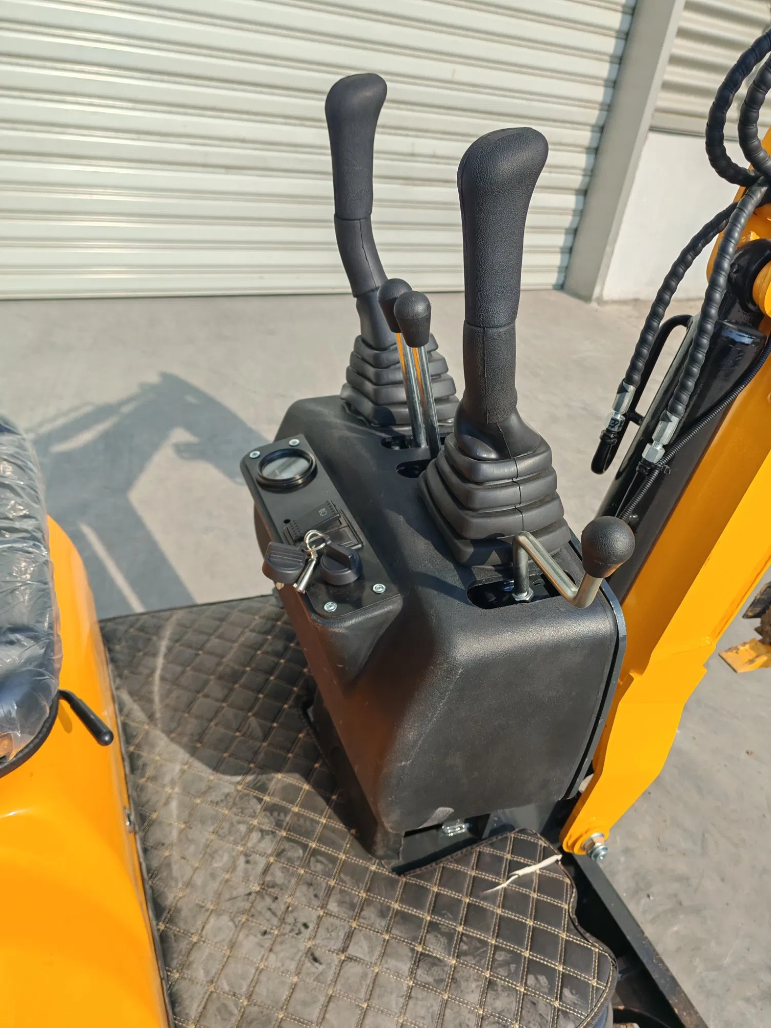 Chinese Manufacturer Betensh Optional Operator Cabin Load Sensing System Versatile Precise Safe Piston Motor 1t Mini Excavator