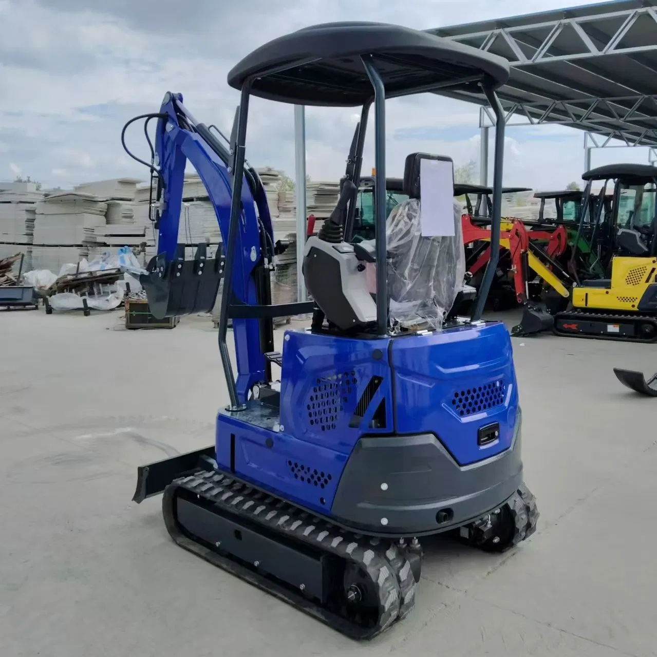 ODM/OEM 1.8ton 2ton 2.5ton Approved Rubber Tracks Extendable Arm Compact Hydraulic Small/Mini Excavator for Tight Spaces Landscaping with EPA