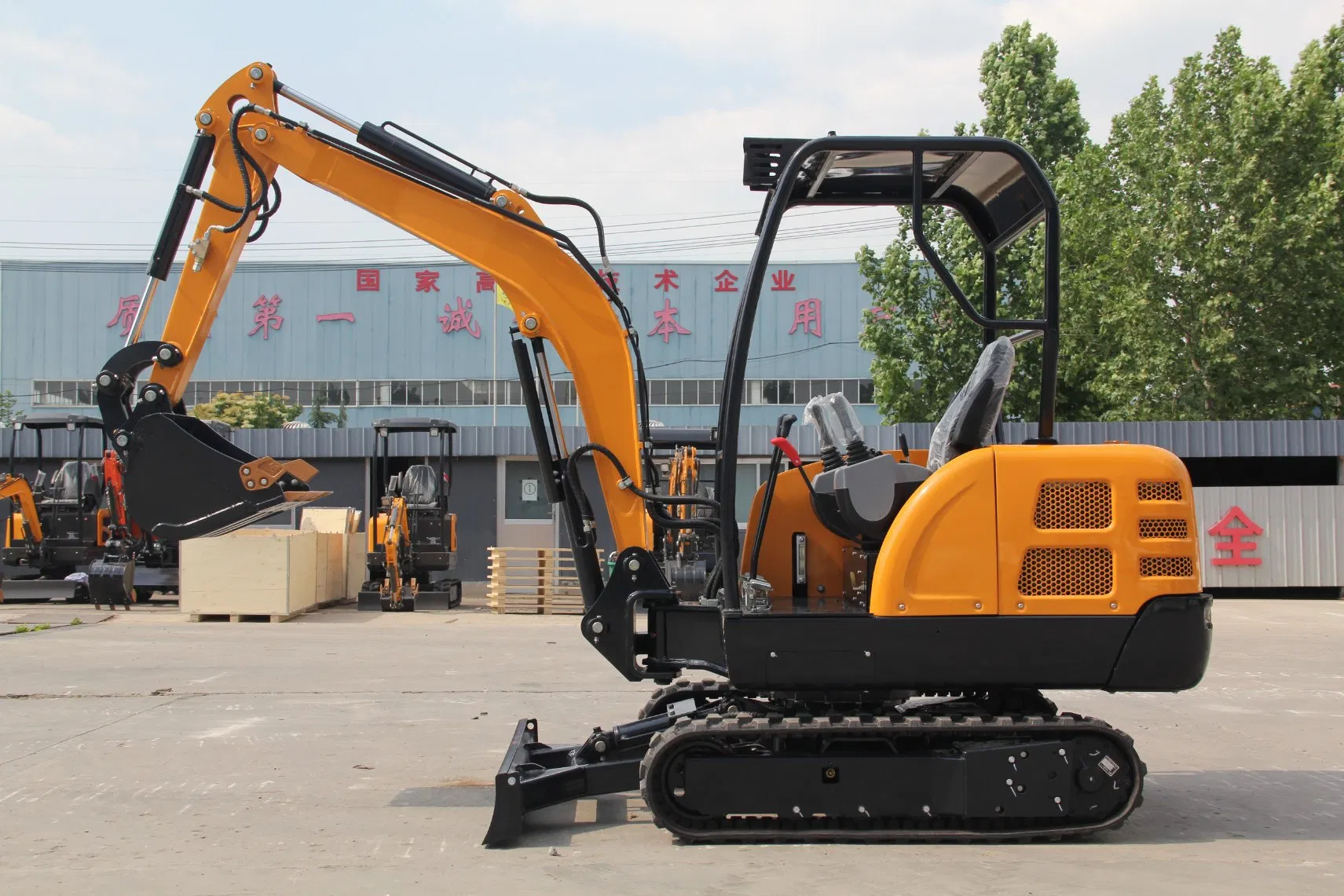 2.2 Ton Small Excavator - Zero Tail Swing Mini Excavator Crawler Excavator for Narrow Space Operation