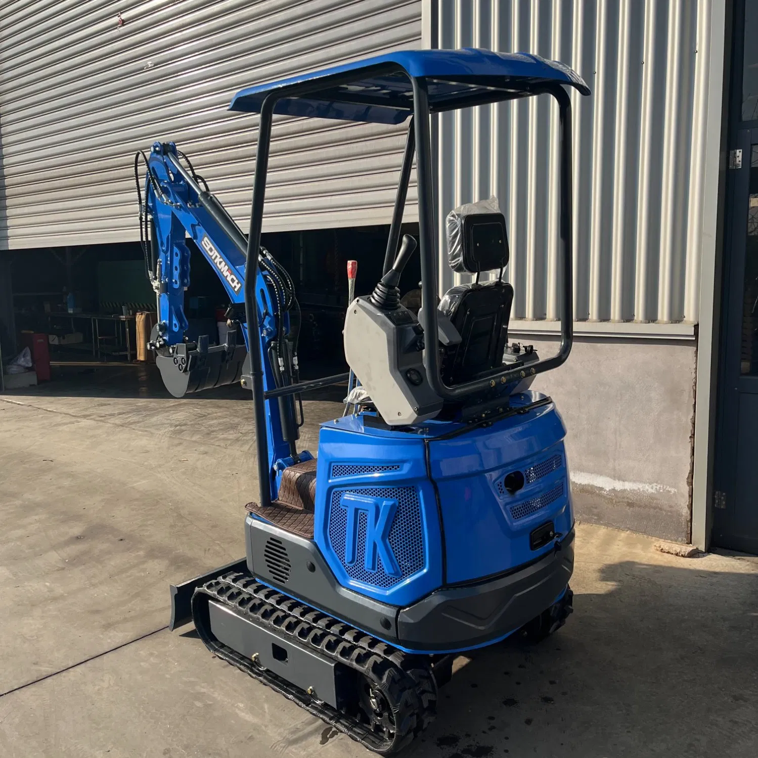 1.2 Ton Compact Mini Excavator Zero Tail Swing Design for Narrow Space Garden Farm Use CE EPA Certified