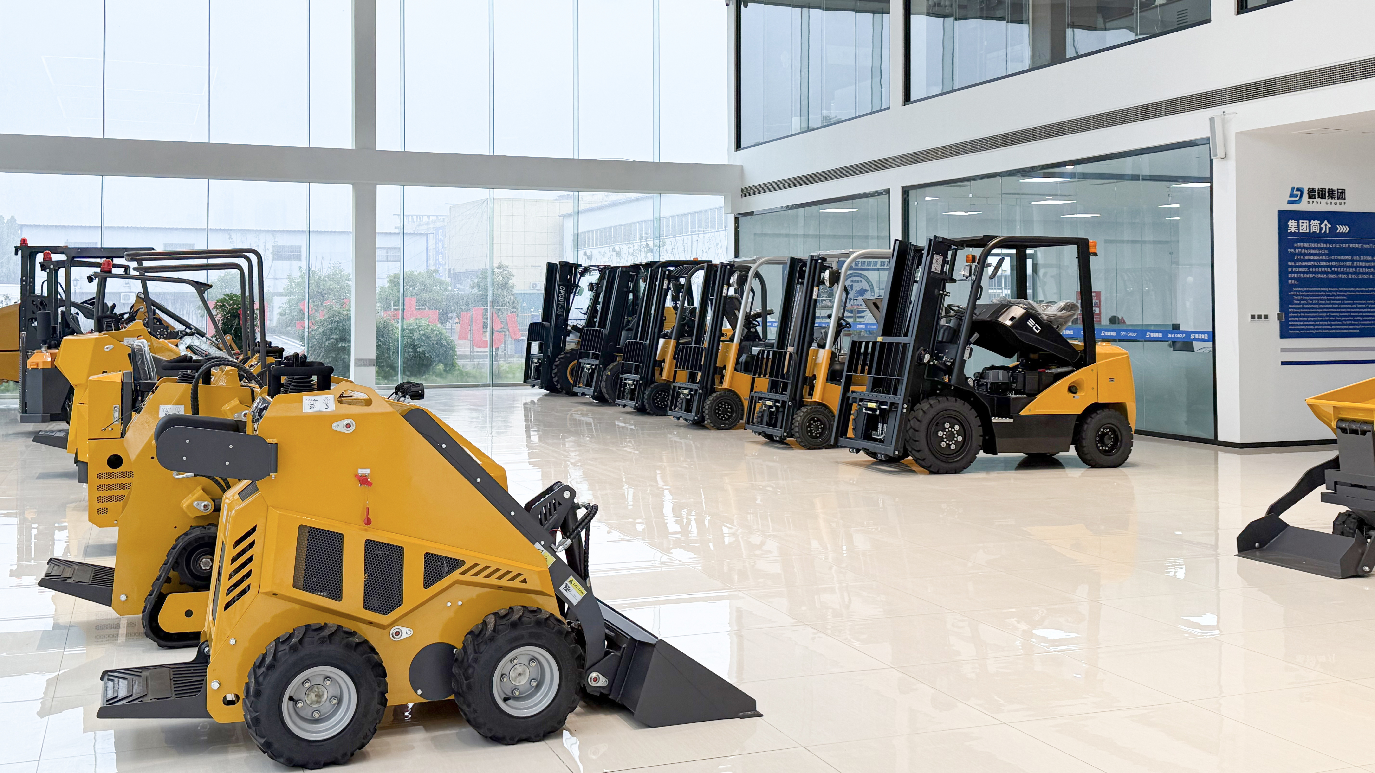 BTEra Wheeled Excavator - 3.5 to 18 Ton Mobile Construction Equipment