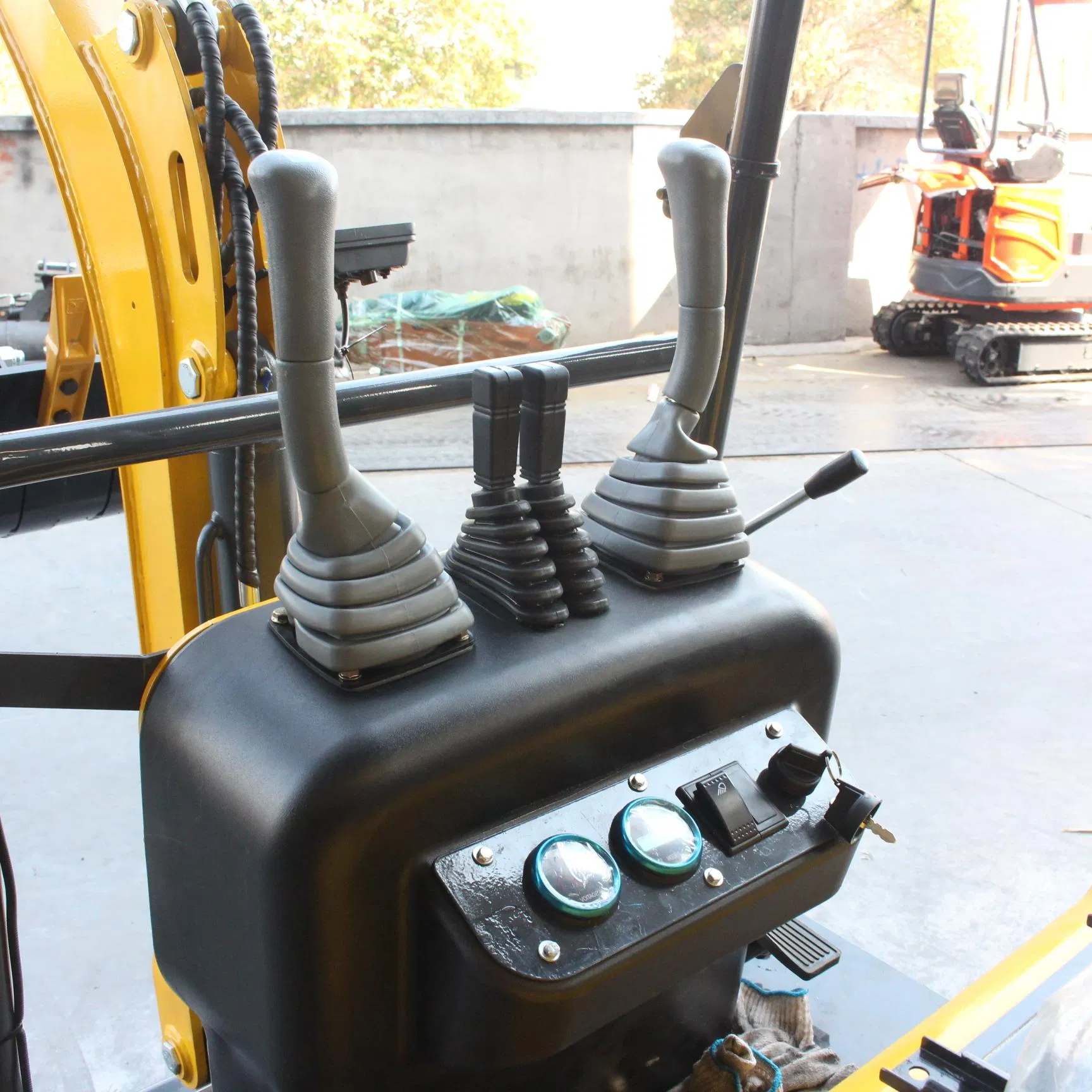 Narrow Body High Efficiency 1.2 Ton Zero Tail Swing Mini Excavator for Confined Spaces