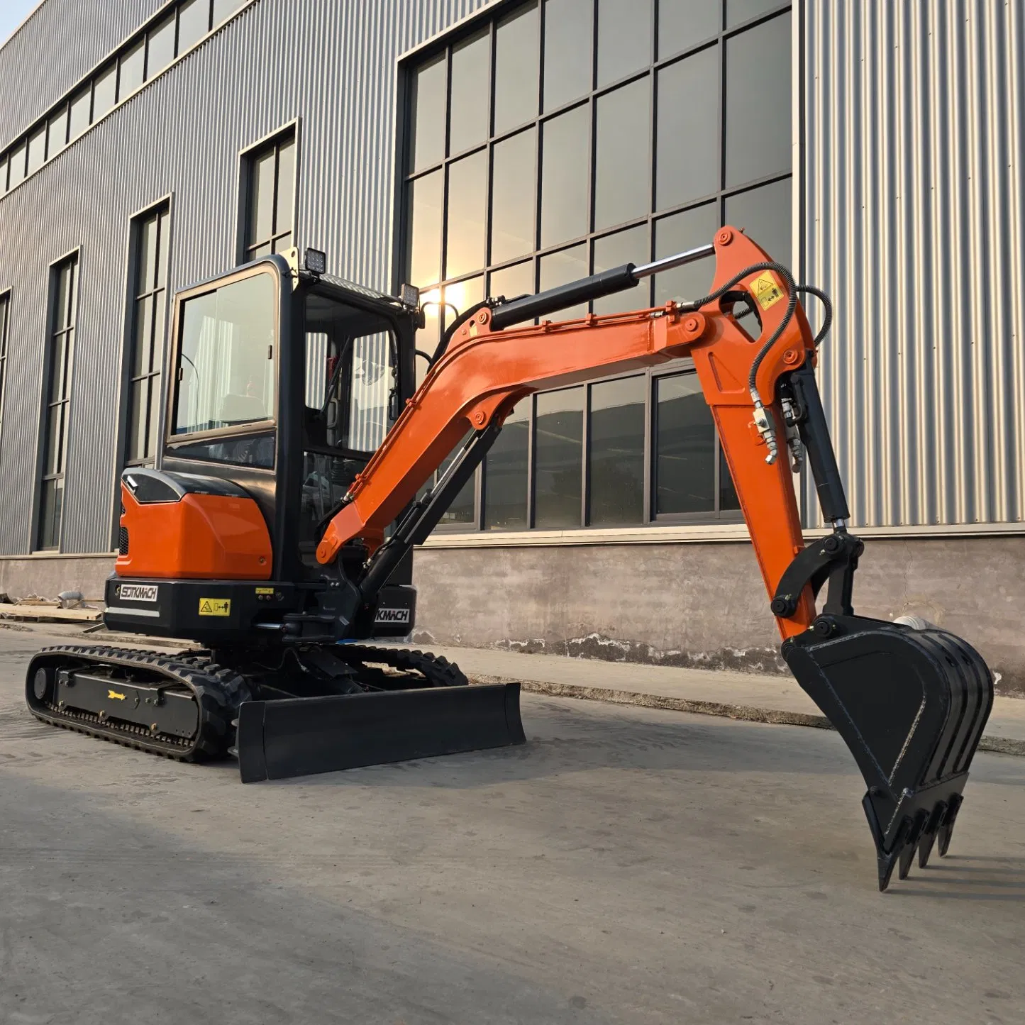 Free Shipping Crawler Compact 2.5 Ton Small Digger Garden Compact Hydraulic Excavator Farm Rubber Track Diesel Mini Excavator