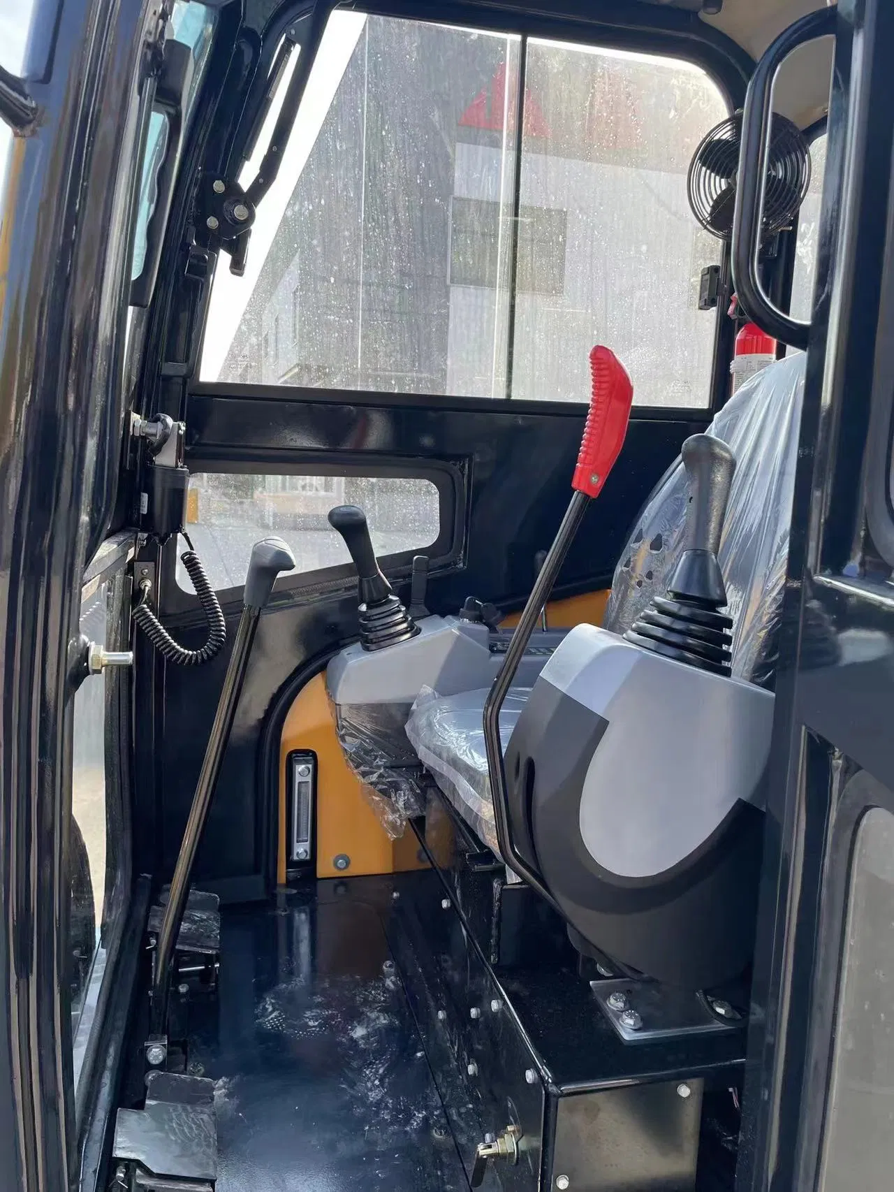 Standard Configuration Promotion Price 2 Tons Zero Tail Excavator with Boom Swing Mini Bagger Kubota Engine Crawler