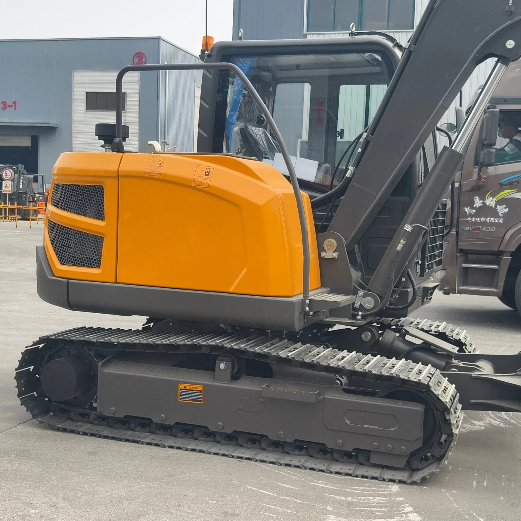 6.5 Ton Multi Functional Mini Excavator Hammer Auger Grapple Attachments for Engineering Demolition