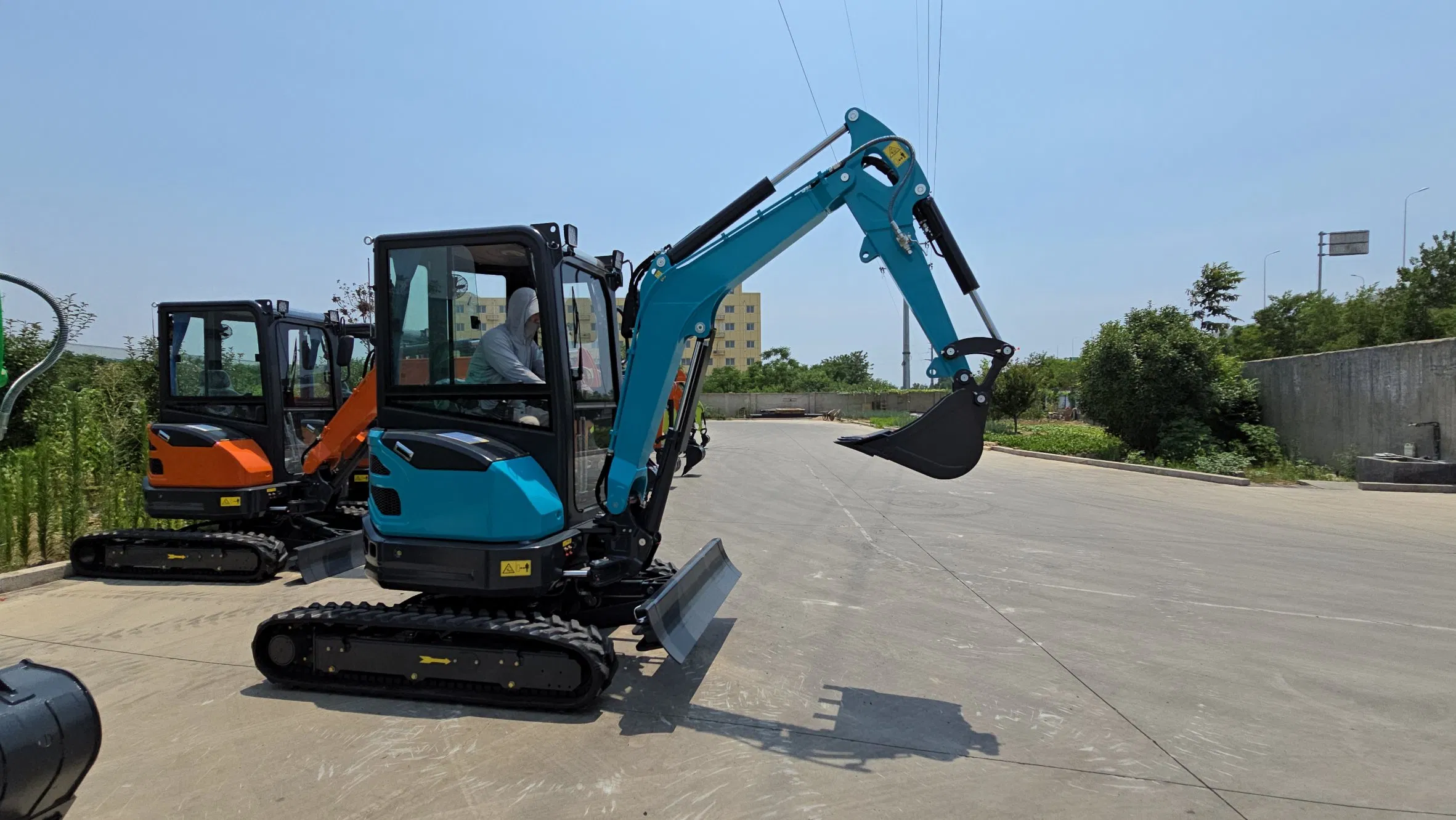 Free Shipping Crawler Compact 2.5 Ton Small Digger Garden Compact Hydraulic Excavator Farm Rubber Track Diesel Mini Excavator
