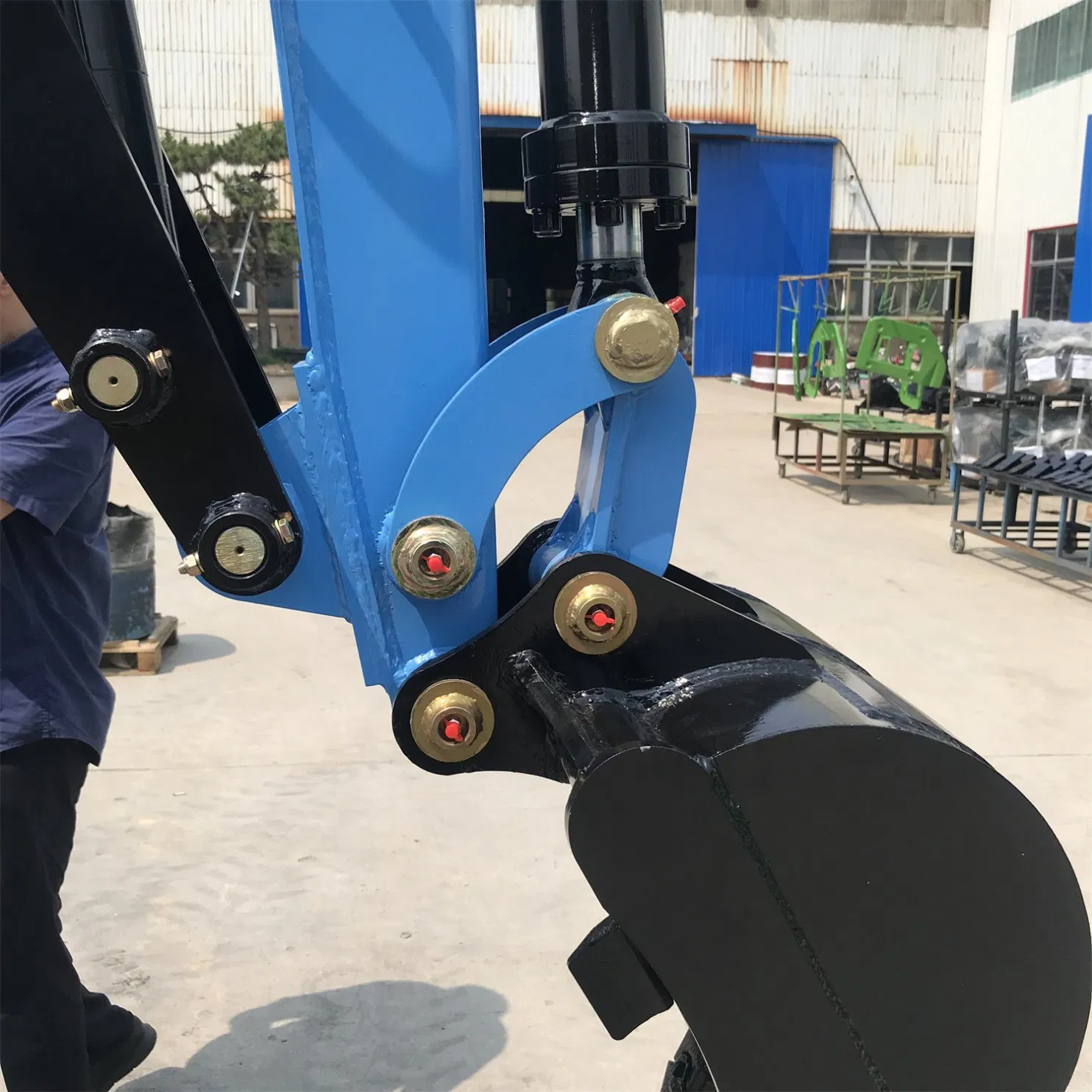 Retractable Tracks Reinforced Chassis Meeting Multi Scenario Needs 2.6 Ton Diesel Mini Excavator for Building Foundation Construction