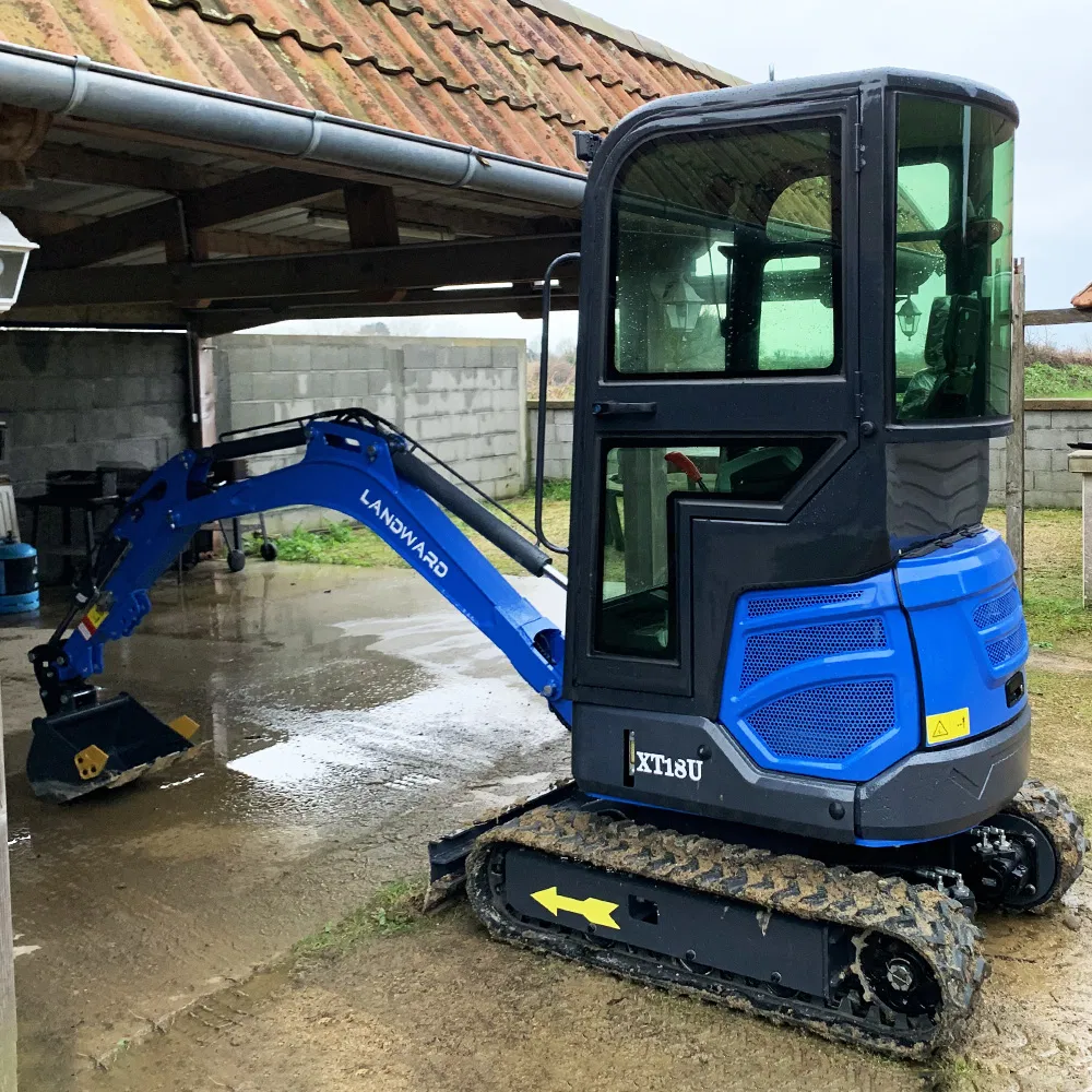 1.8 Ton Mini Excavator Small Engineering Excavation Machinery Boom Side Swing Chassis Track Retractable Farm New Crawler Digger Small Mining Auxiliary Excavator