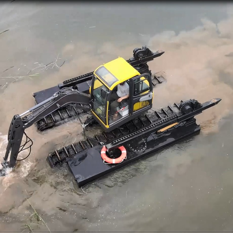 Crawler Amphibious Excavator as Small Excavator Farm