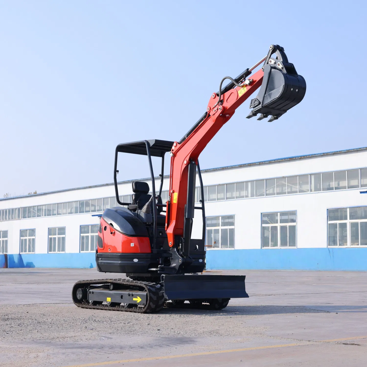 Wholesale Mini/Small/Compact Diesel Excavator with Rubber Tracks and Blade for Grading and Leveling Work