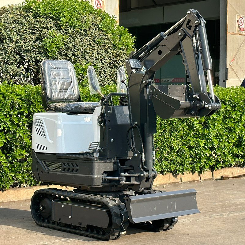 0.6 Ton CE EPA Euro 5 Crawler Excavator Hydraulic Garden Mini Digger Diesel Crawler Small Bagger with Thumb Rake Attachment