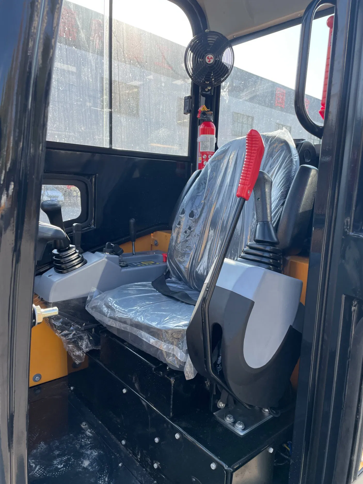 Standard Configuration Promotion Price 2 Tons Zero Tail Excavator with Boom Swing Mini Bagger Kubota Engine Crawler