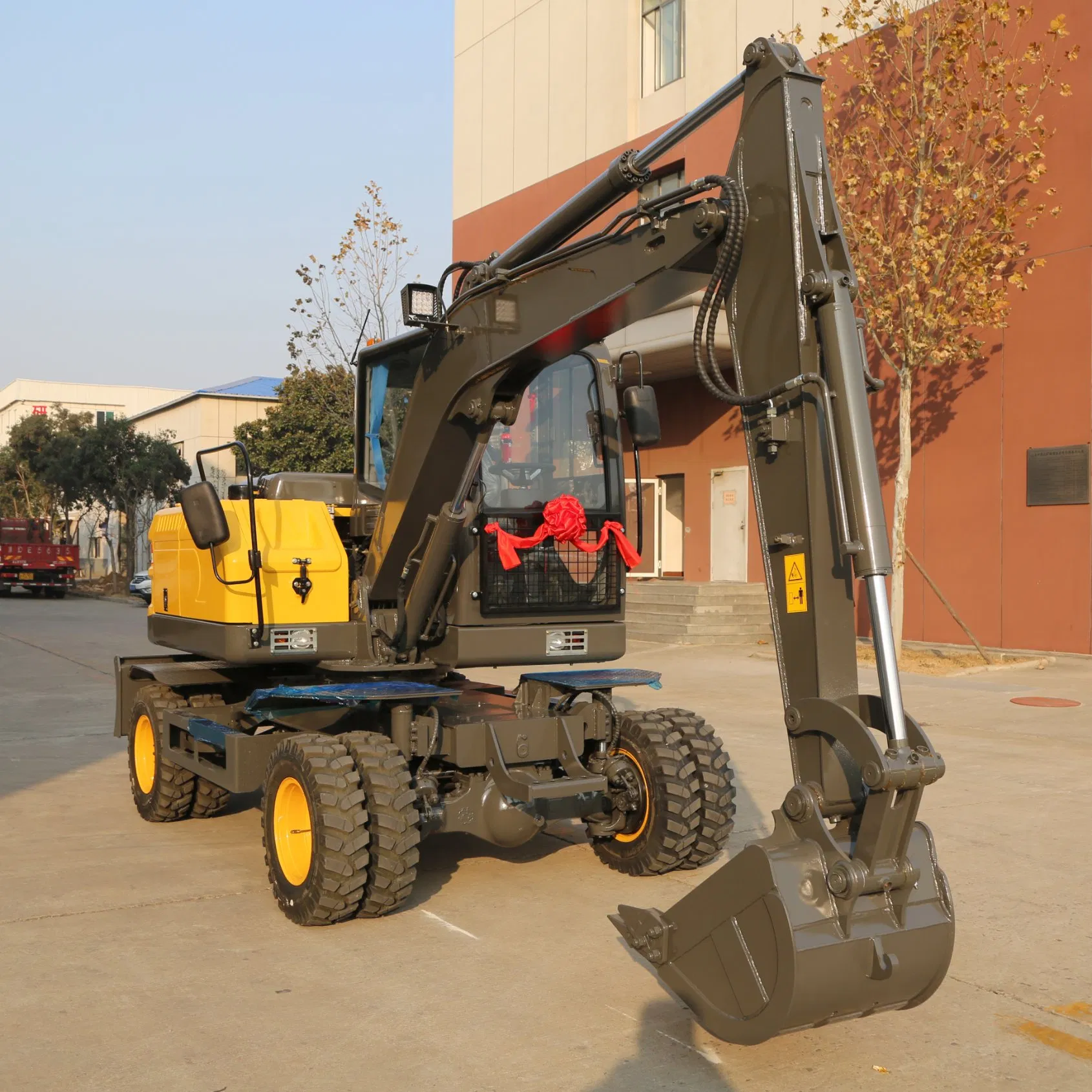 Electric Compactor Mini Small Crawler Wheeled Used Bucket Digger Earth Moving Ton Machinery Construction Farm Asphalt Road Hydraulic Wheel Excavator