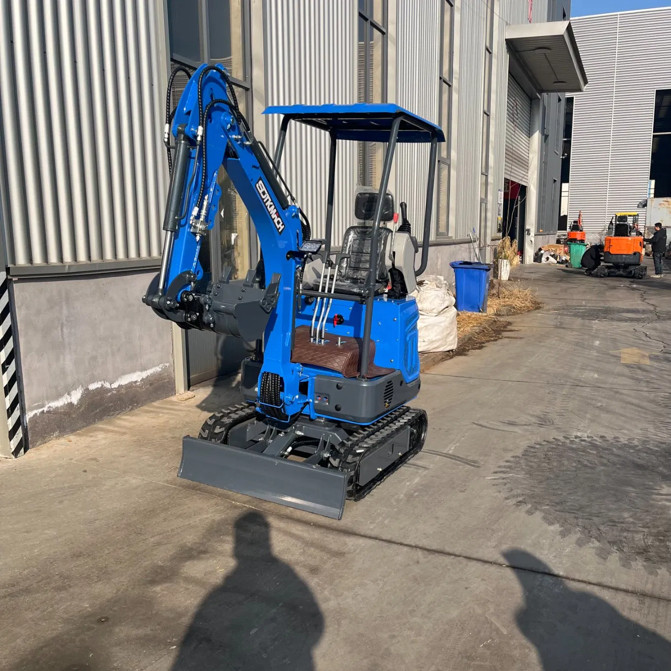 1.2 Ton Compact Mini Excavator Zero Tail Swing Design for Narrow Space Garden Farm Use CE EPA Certified