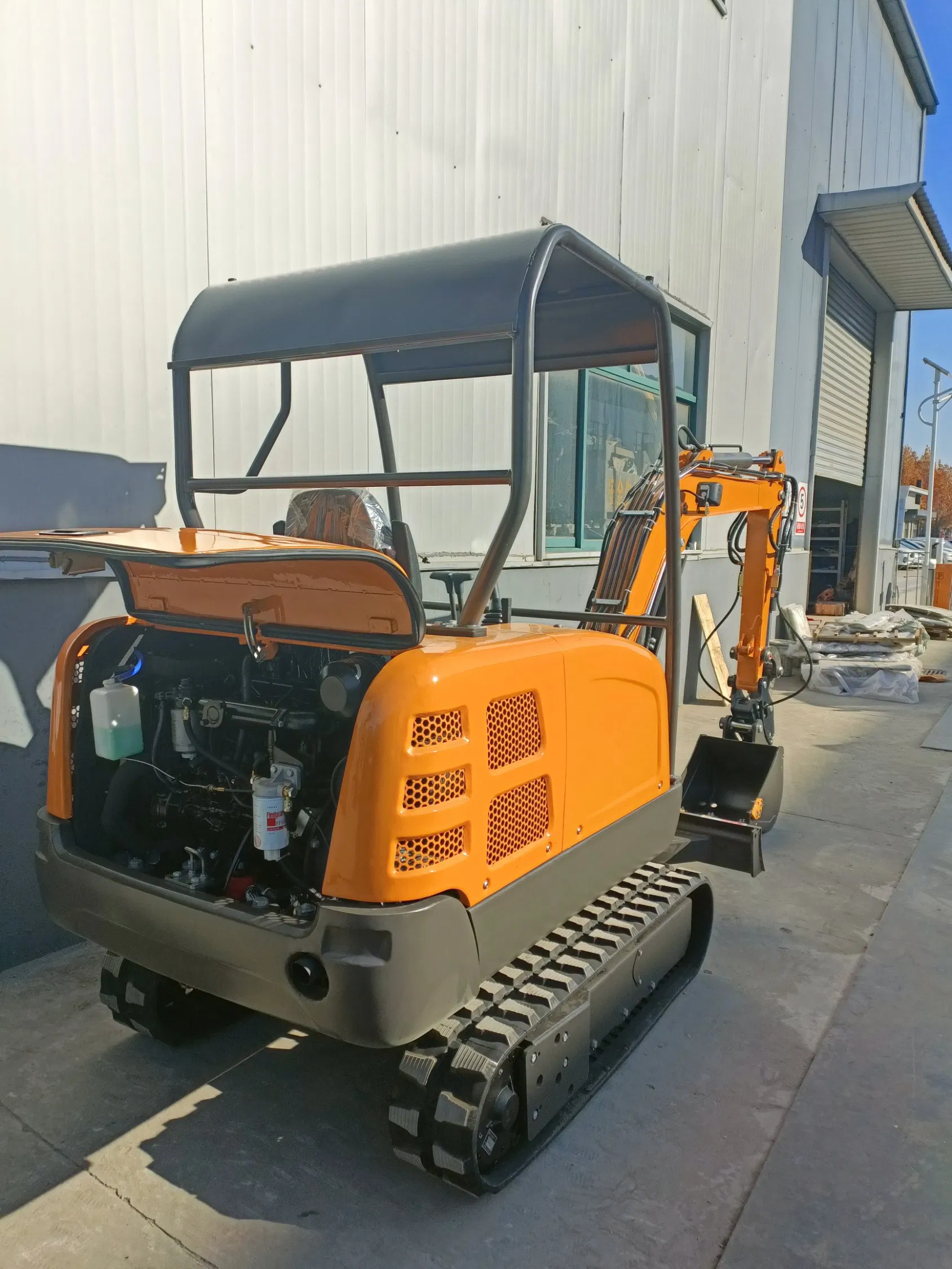 Standard Configuration Promotion Price 2 Tons Zero Tail Excavator with Boom Swing Mini Bagger Kubota Engine Crawler