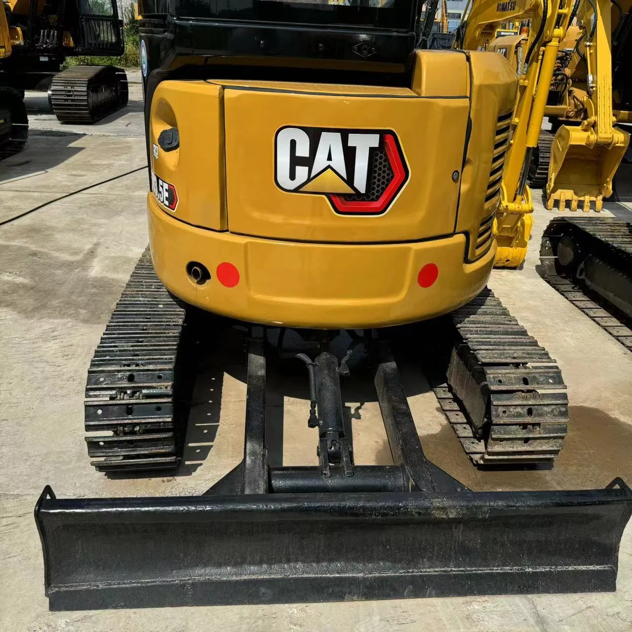 Factory Price Mini Used Cat 303.5e Excavator Cat 303.5 Mini Excavators Second Hand Machine Cat303.5 303.5 303 304 305 Zero Tail Digger with Side Swing Boom