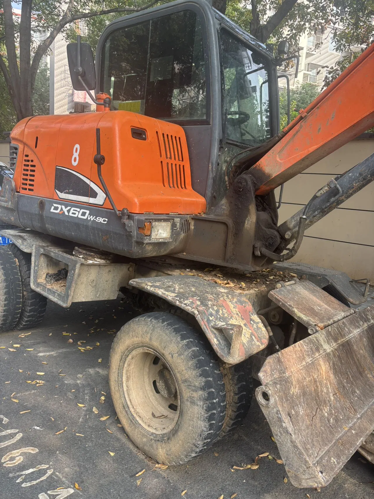Lower Price Used Doosan 60W Dx60W Mini Wheeled Excavator 6 Ton Amphibious Doosan Wheel Excavator for Sale