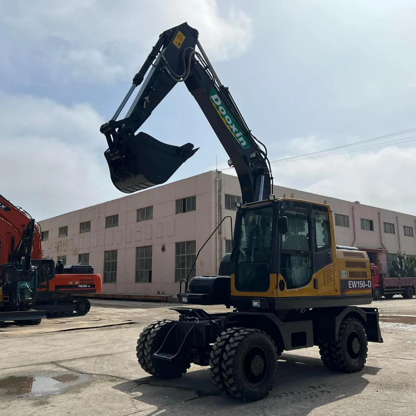 Chinese Grapple Attachments Dx140W Price Specs Cheapest Trailer Attachments Mini Bucket Best M315 Wheeled Excavator for Sale